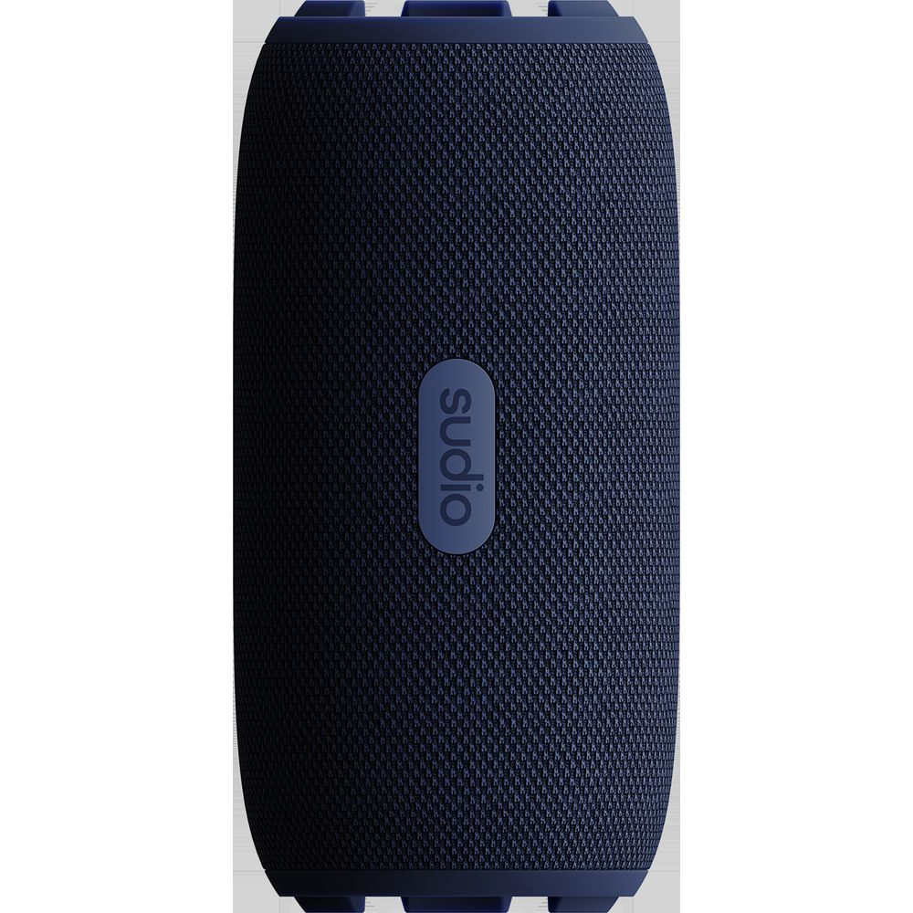 Enceinte portable bleu foncé avec le logo Sudio sur le devant.