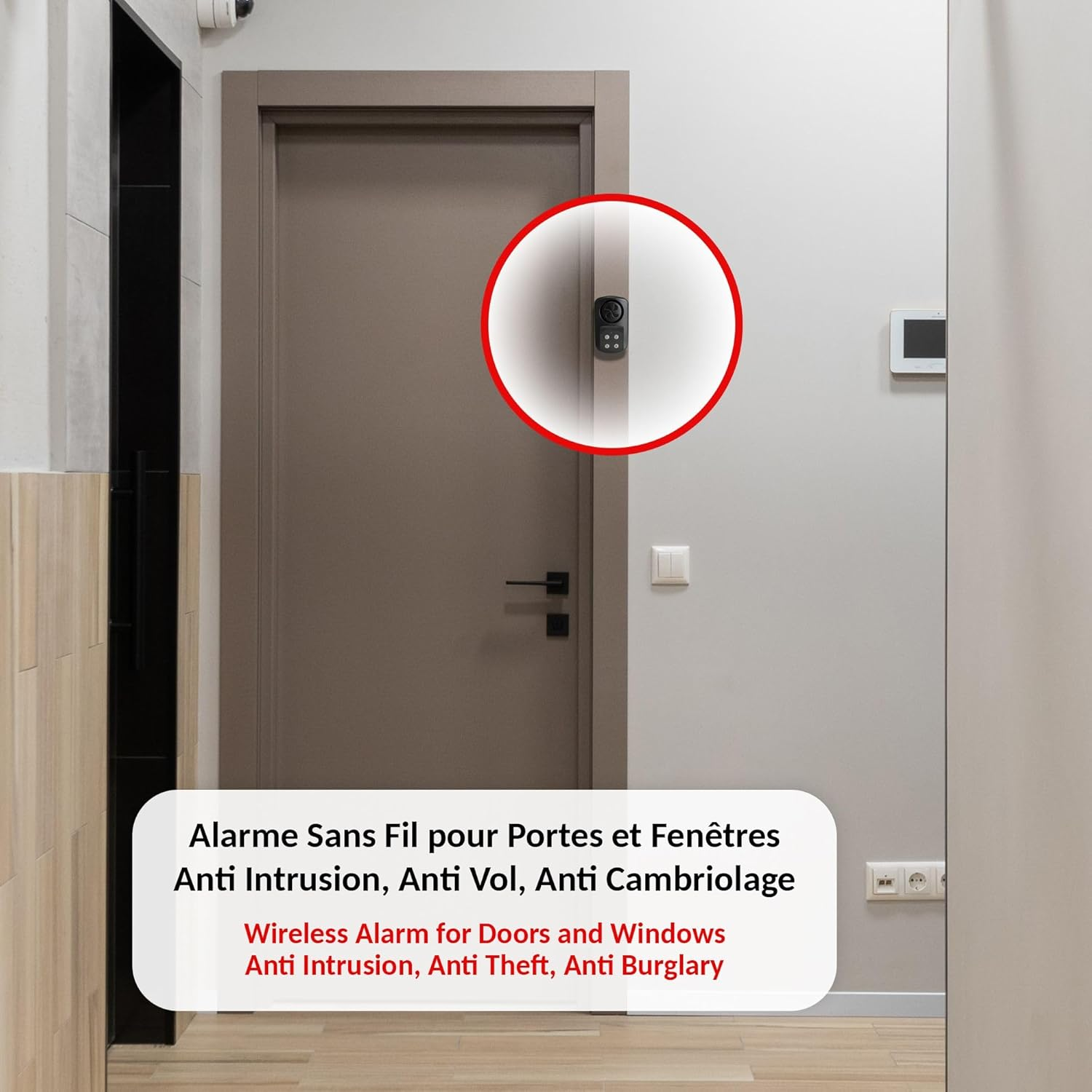 Ein kabelloses Tür- und Fensteralarmsystem mit Tastenfeld ist an einer braunen Tür montiert.