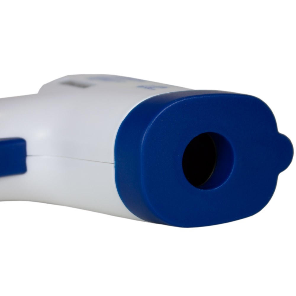 Un termómetro digital blanco y azul, primer plano del sensor.