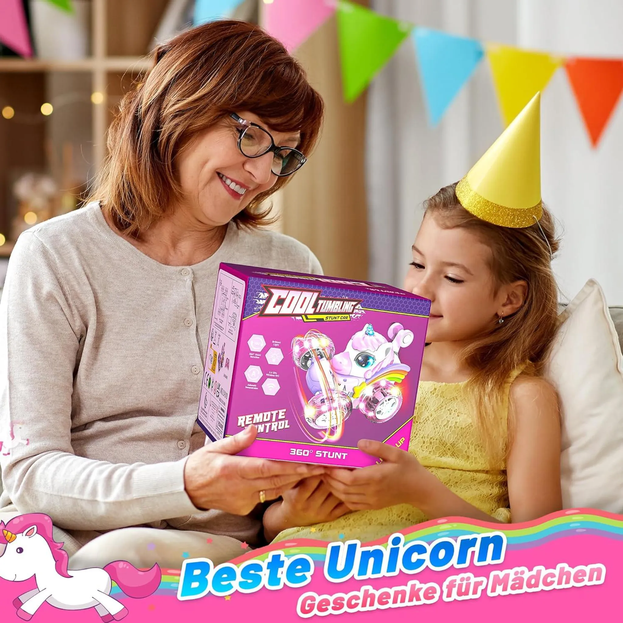 Eine Frau und ein Kind halten eine bunte Spielzeugbox mit einem Einhorn-Stunt-Auto.