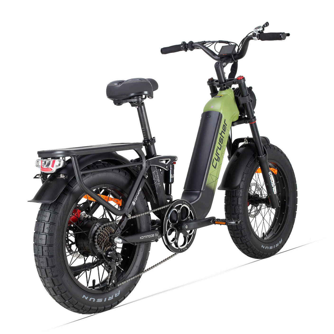 Zielony rower elektryczny typu fat bike z amortyzacją i bagażnikiem.