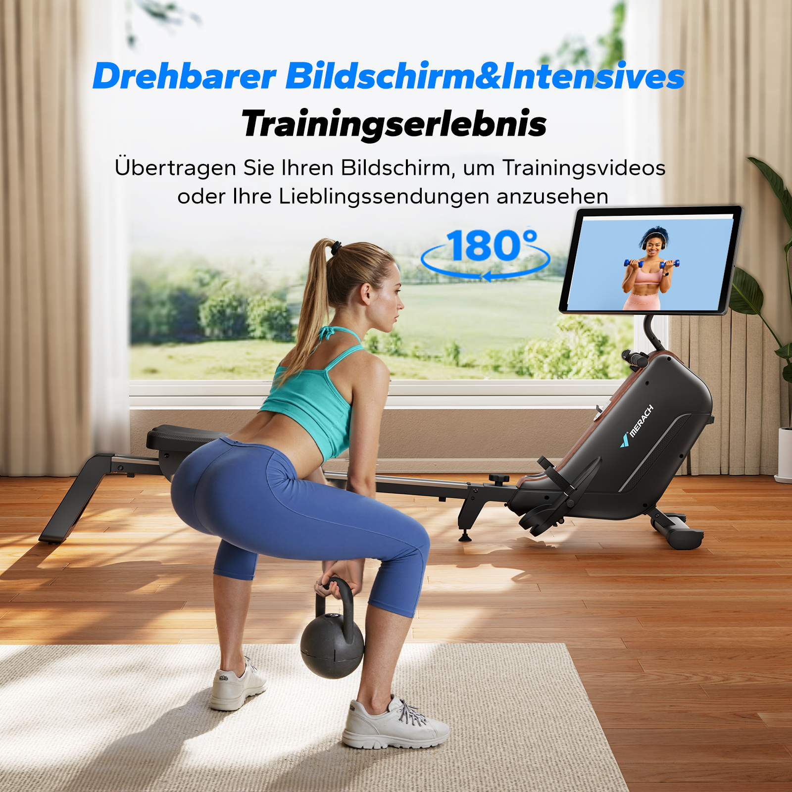 Frau macht Kettlebell-Kniebeugen vor einem Heimtrainer mit drehbarem Bildschirm.