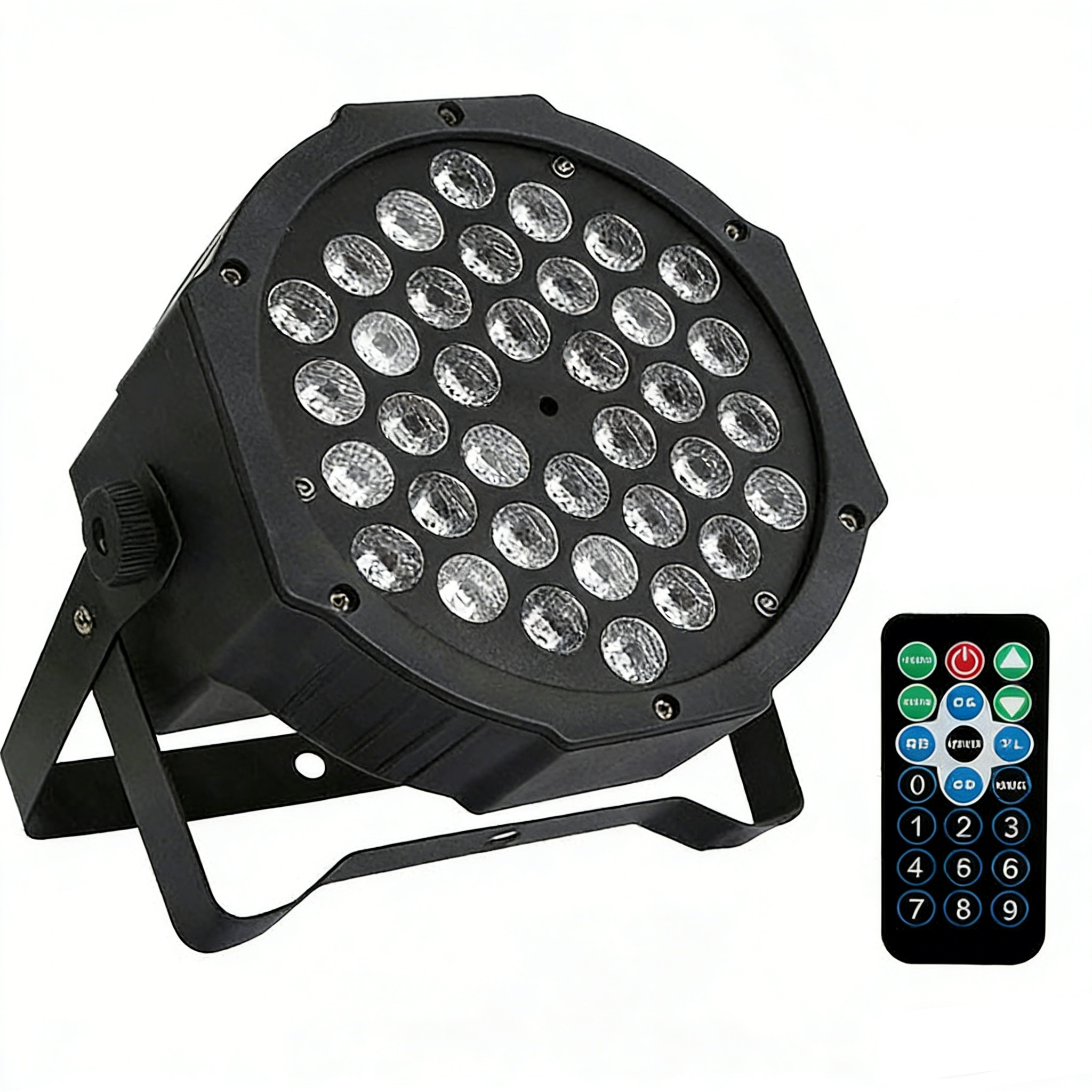 Ein schwarzer Scheinwerfer mit vielen LEDs und eine Fernbedienung daneben.