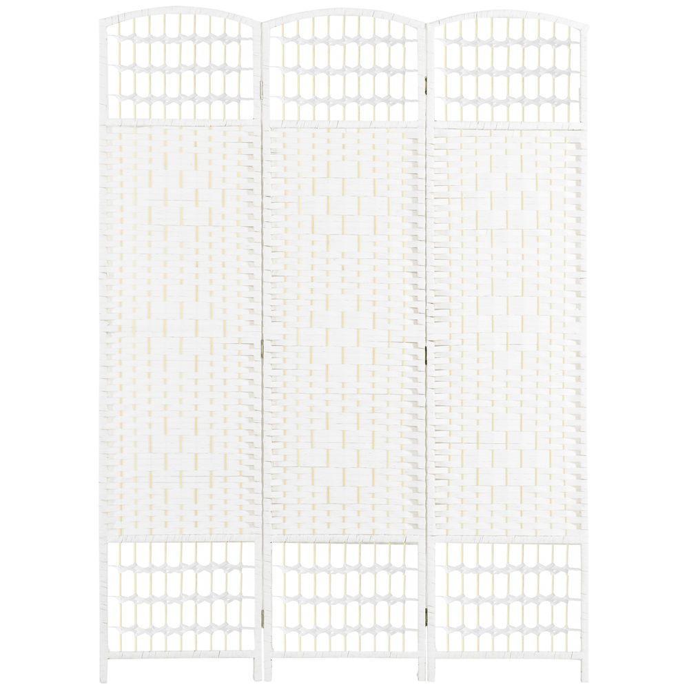 Un separador de ambientes blanco de tres paneles con un patrón tejido.