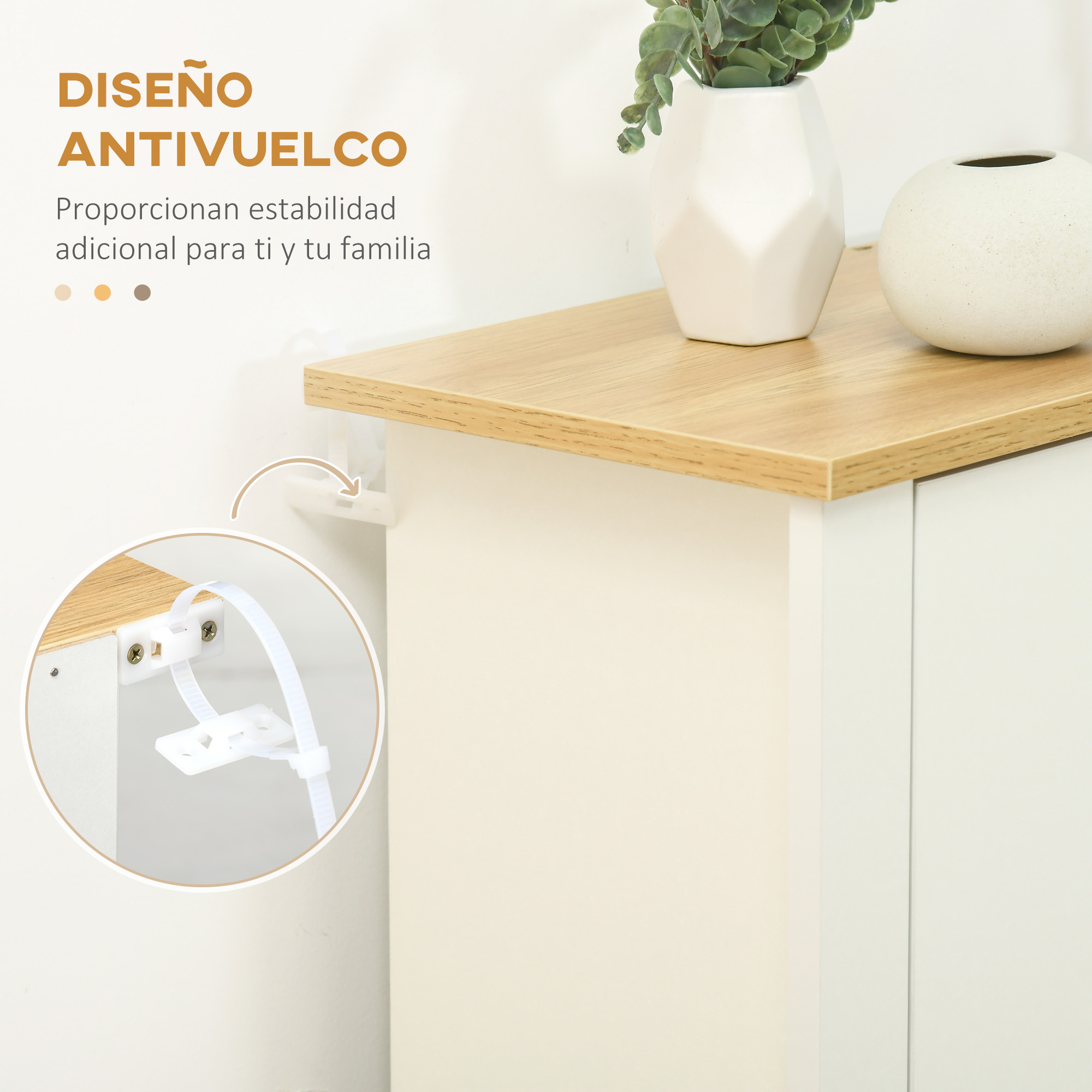 Muebles blancos con tapa de madera y plantas. Soporte de pared mostrado.