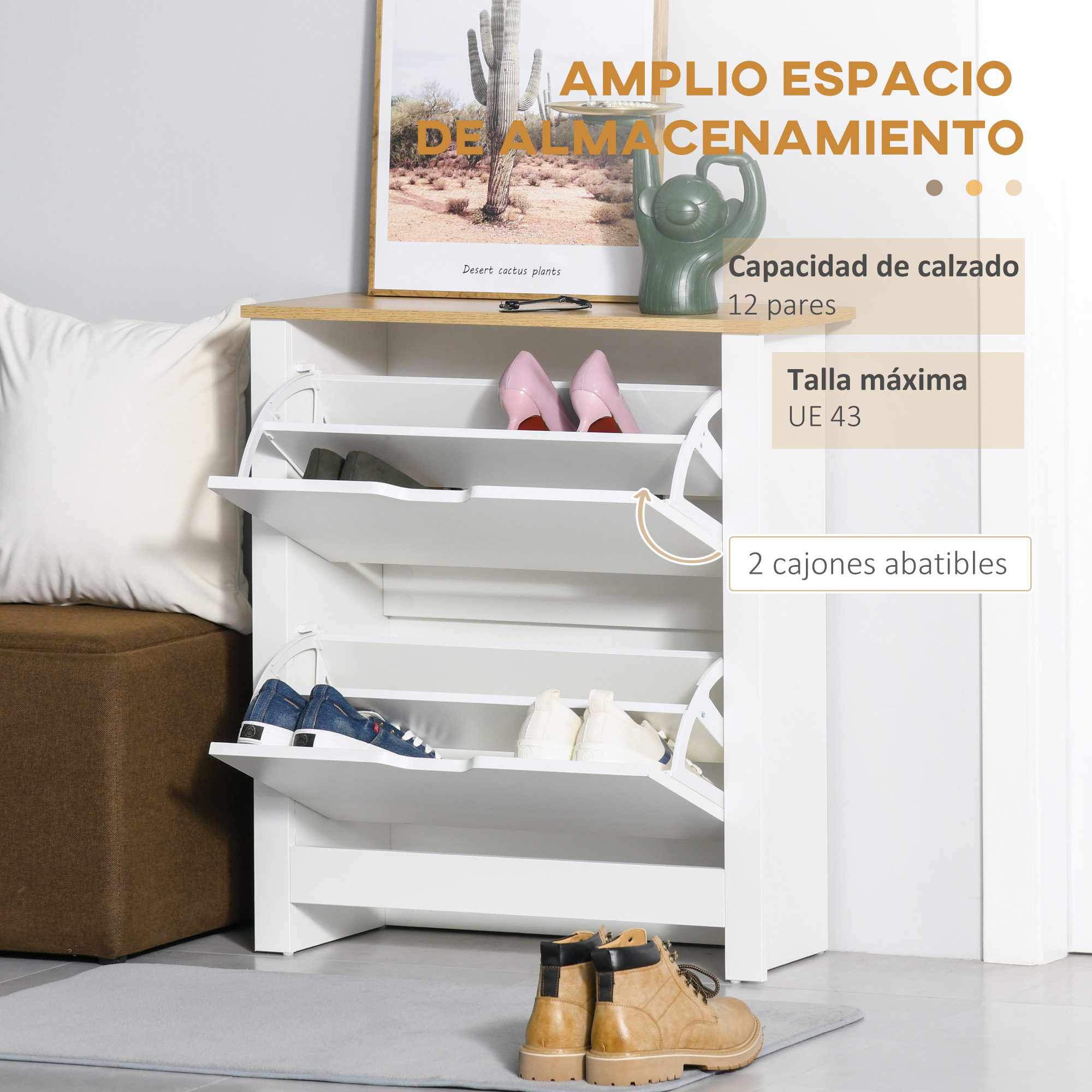 Zapatero blanco de 3 estantes con zapatos. Encima cuelga un cuadro de cactus.