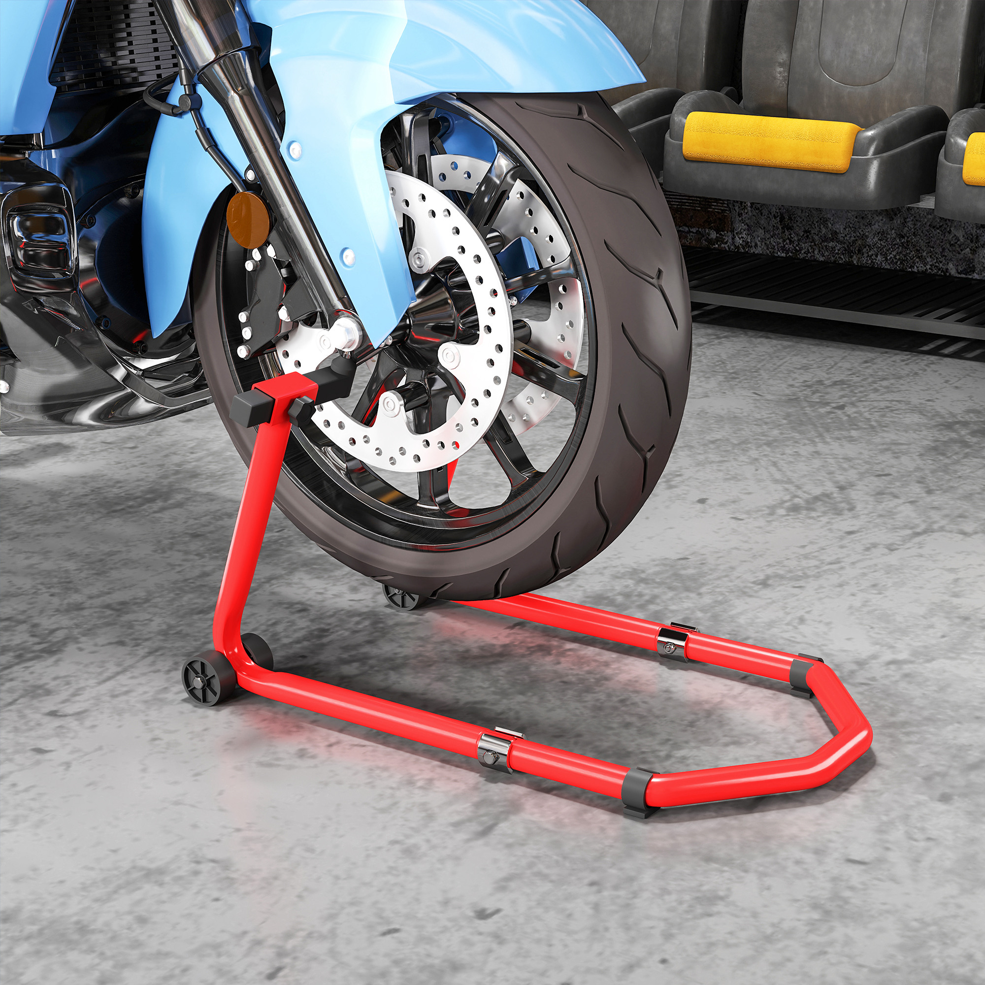 Una motocicleta azul está en un soporte rojo sobre un suelo de hormigón.