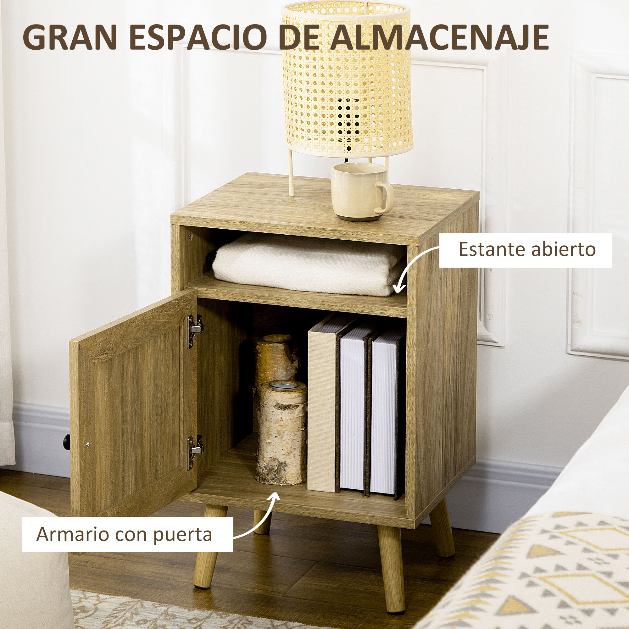 Una mesita de noche de madera con estante abierto y compartimento.