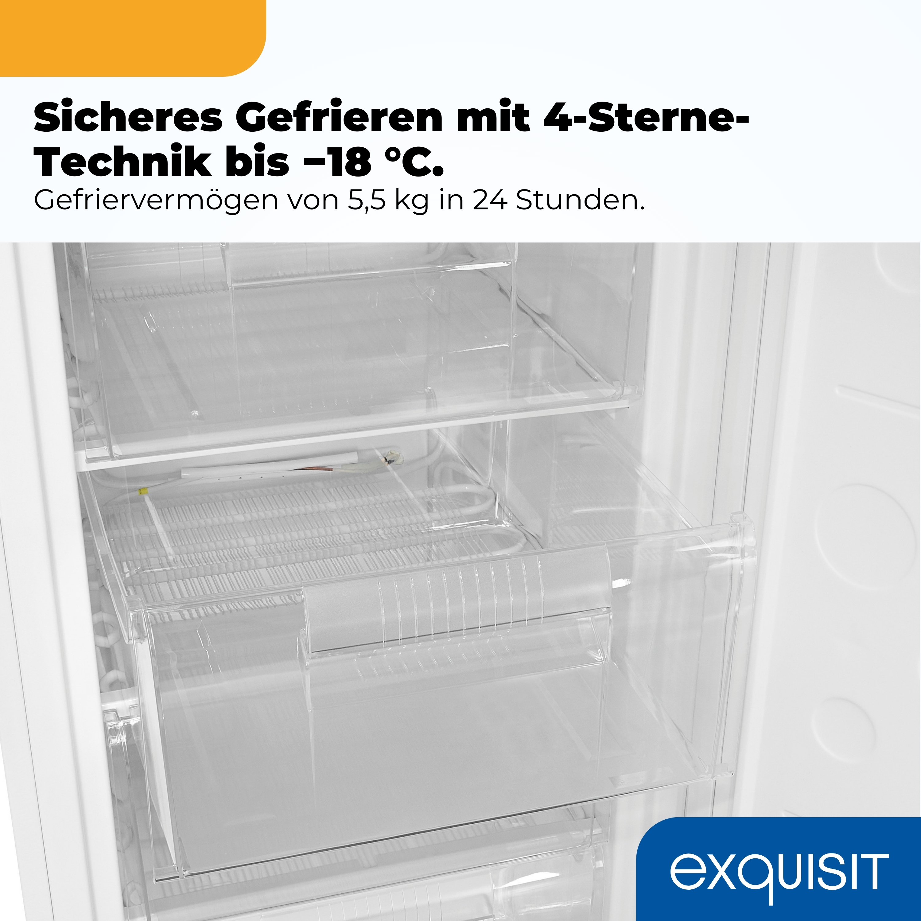 Ein gefrorener Innenraum mit transparenten Schubladen und Kühlrippen.