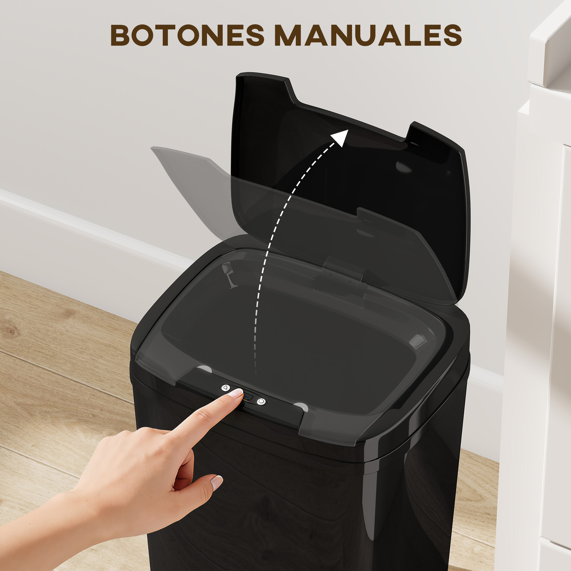 Una mano presiona botones en un cubo de basura negro abierto.