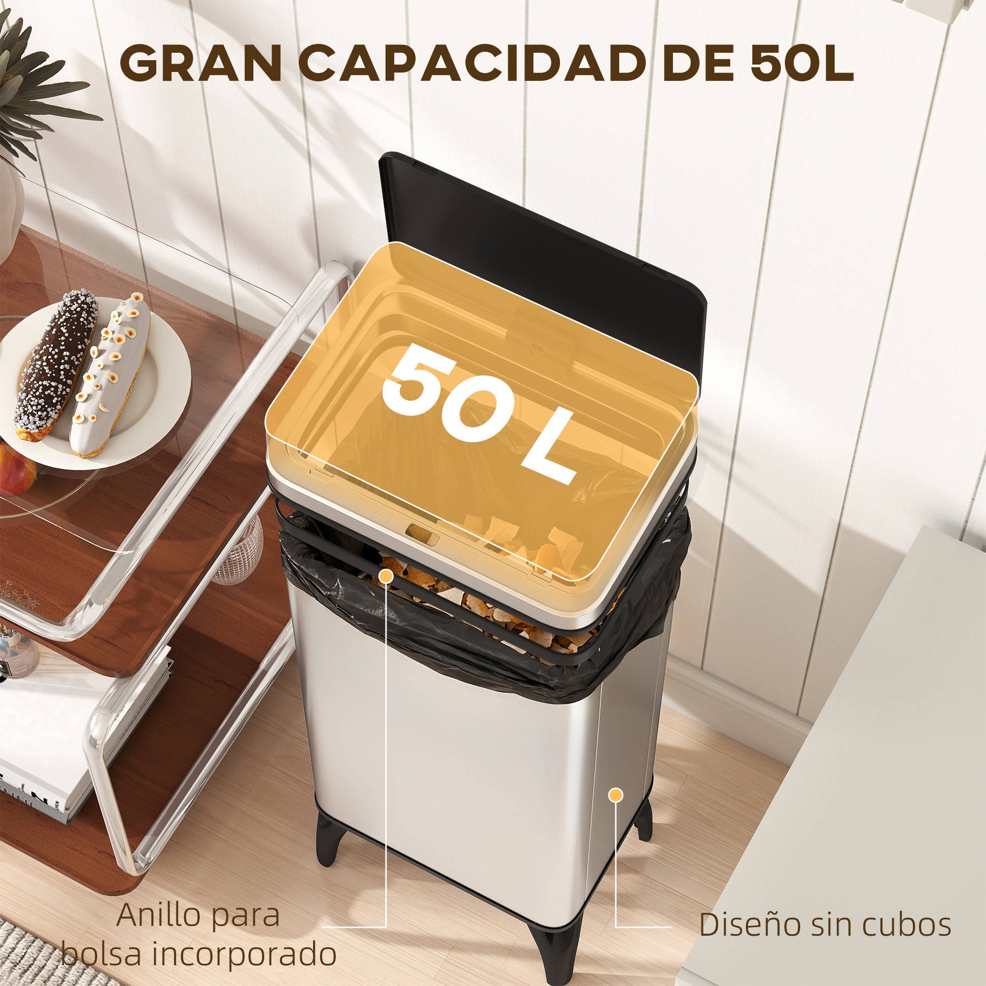Un cubo de basura plateado de 50L con bolsa negra.