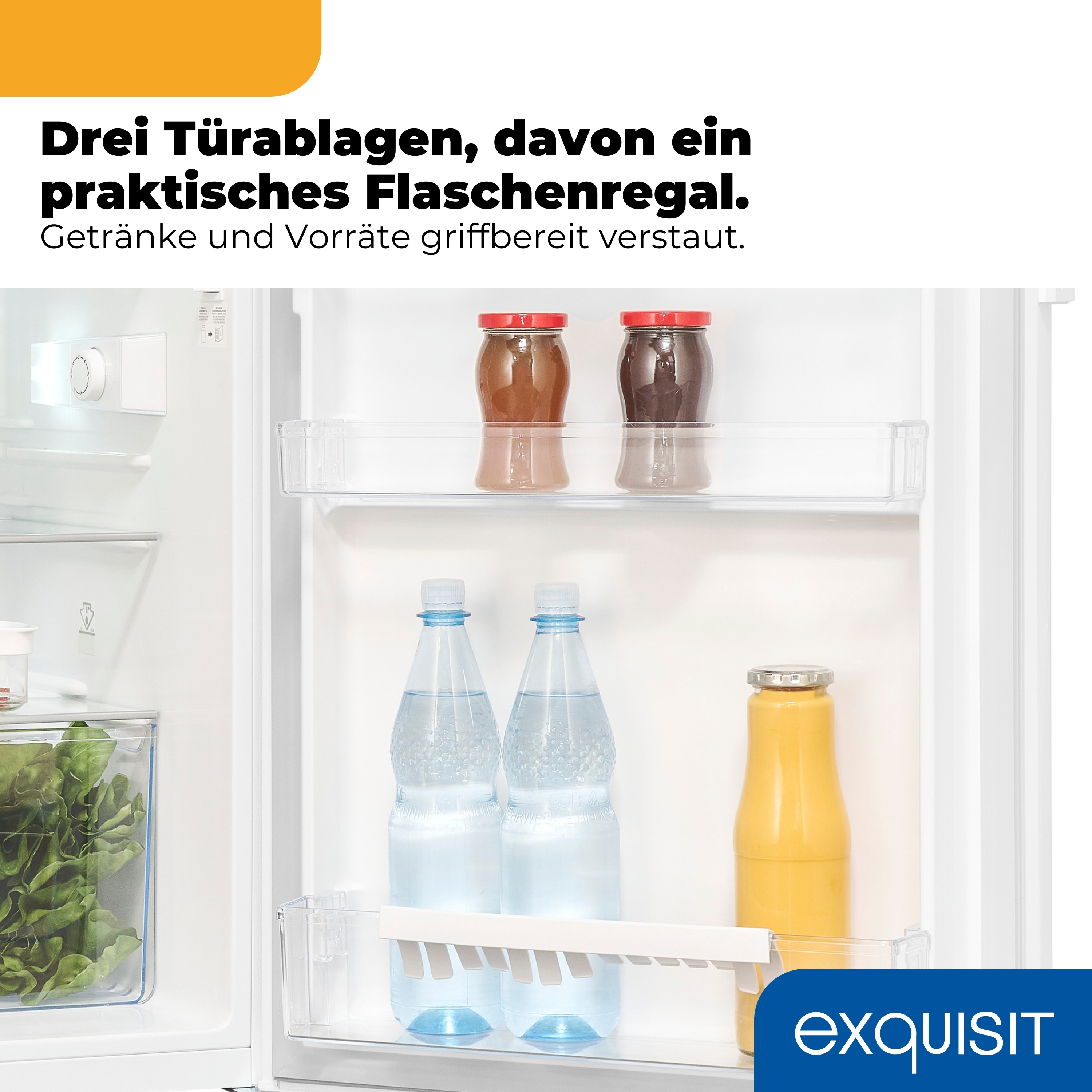 Ein Kühlschrank mit drei Türablagen, gefüllt mit Lebensmitteln.