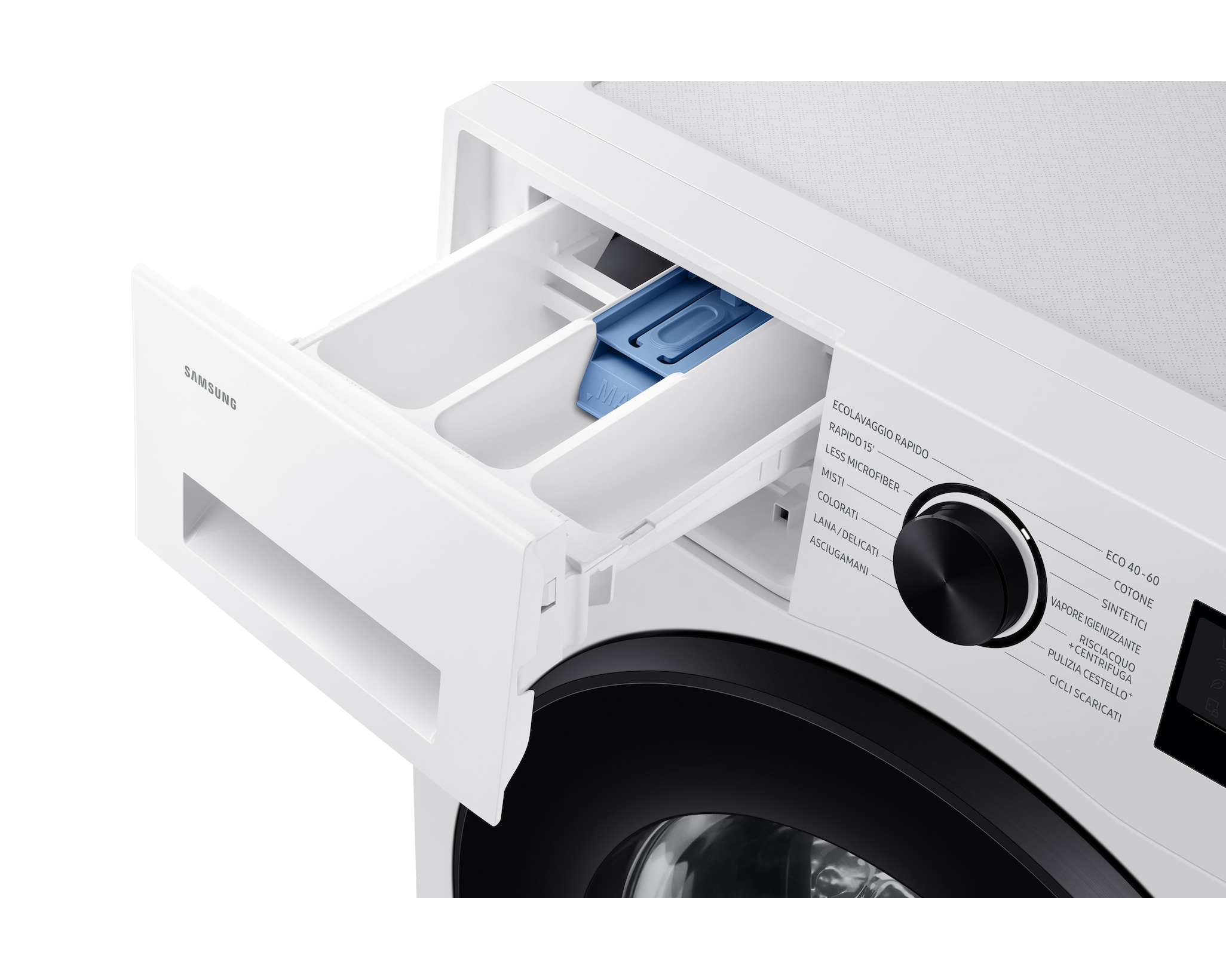 Il cassetto detersivo di una lavatrice Samsung bianca con programmi.
