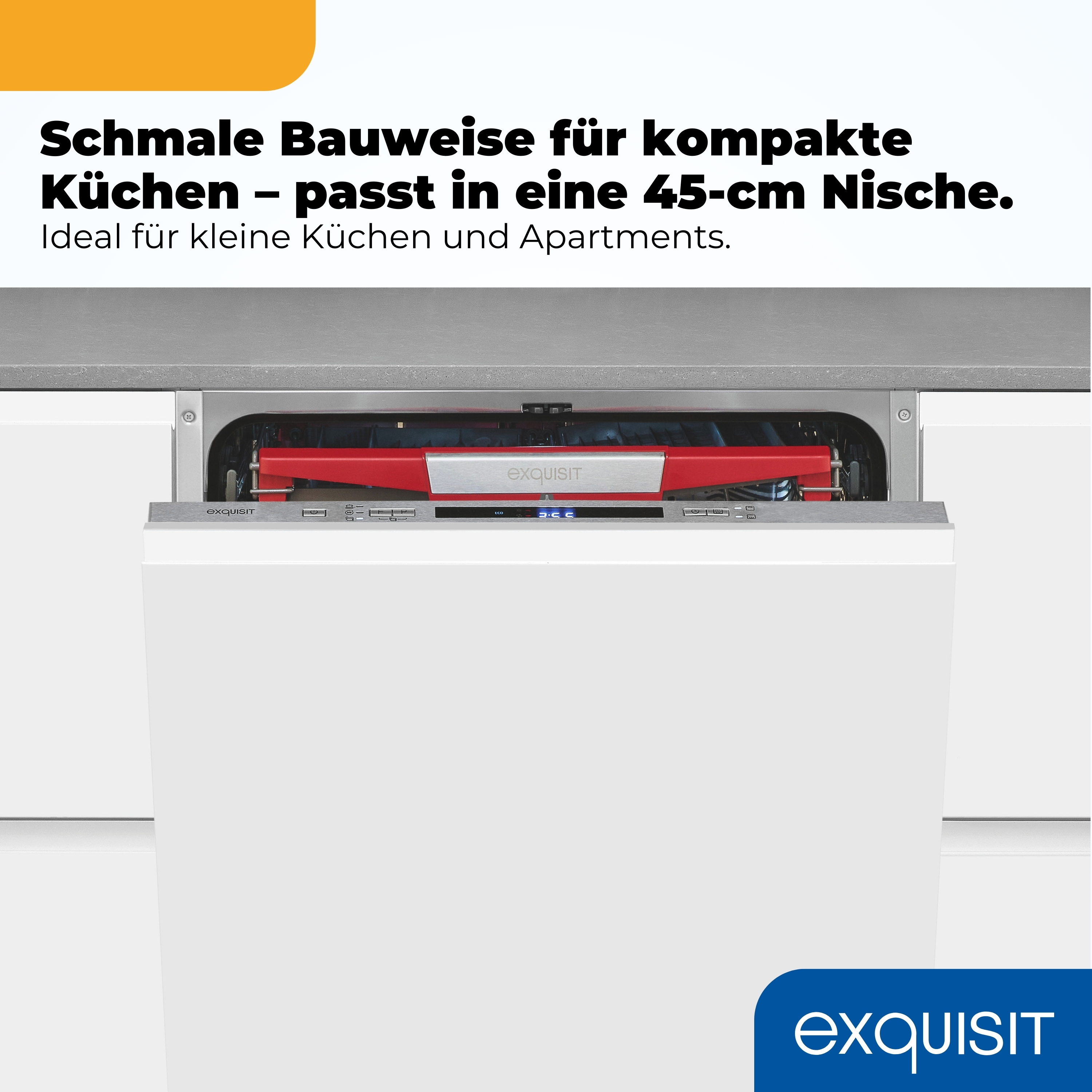 Eine schmale Einbau-Spülmaschine mit geöffneter Tür zeigt das Innere.