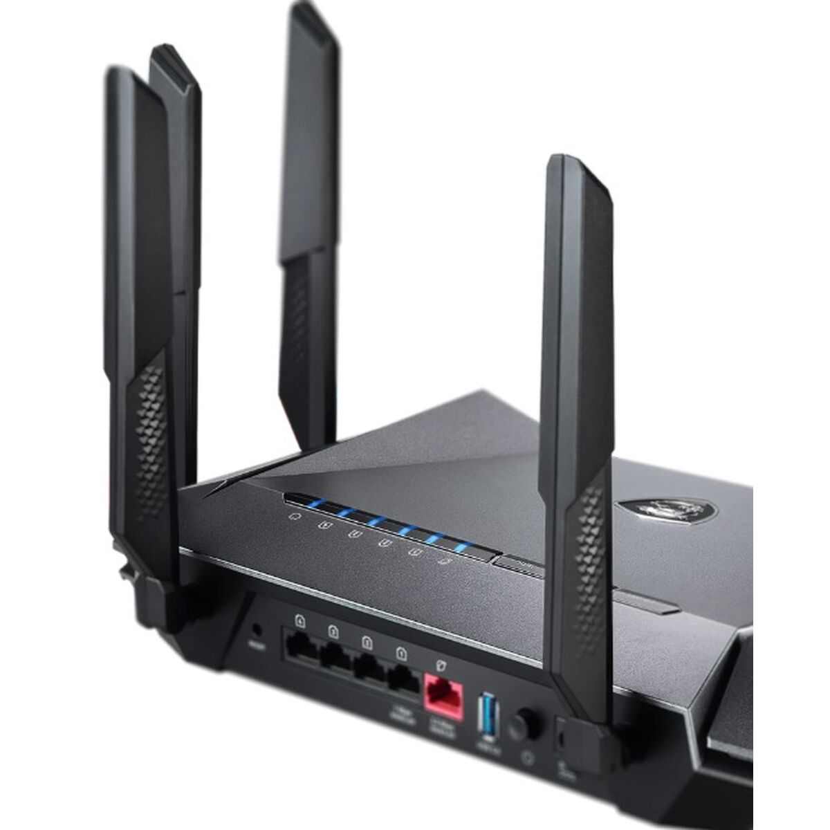 Czarny router z czterema antenami i niebieskimi diodami LED.