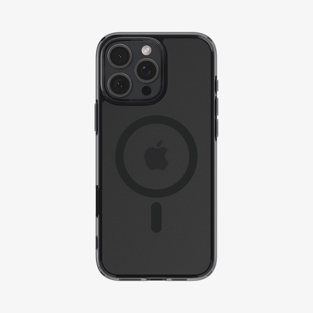 Custodia nera per iPhone con tre fotocamere e logo Apple.