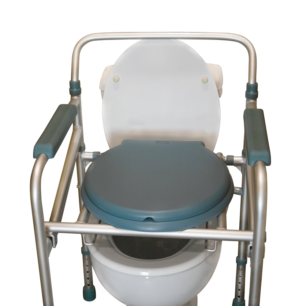 Una silla de ducha con reposabrazos sobre un inodoro.