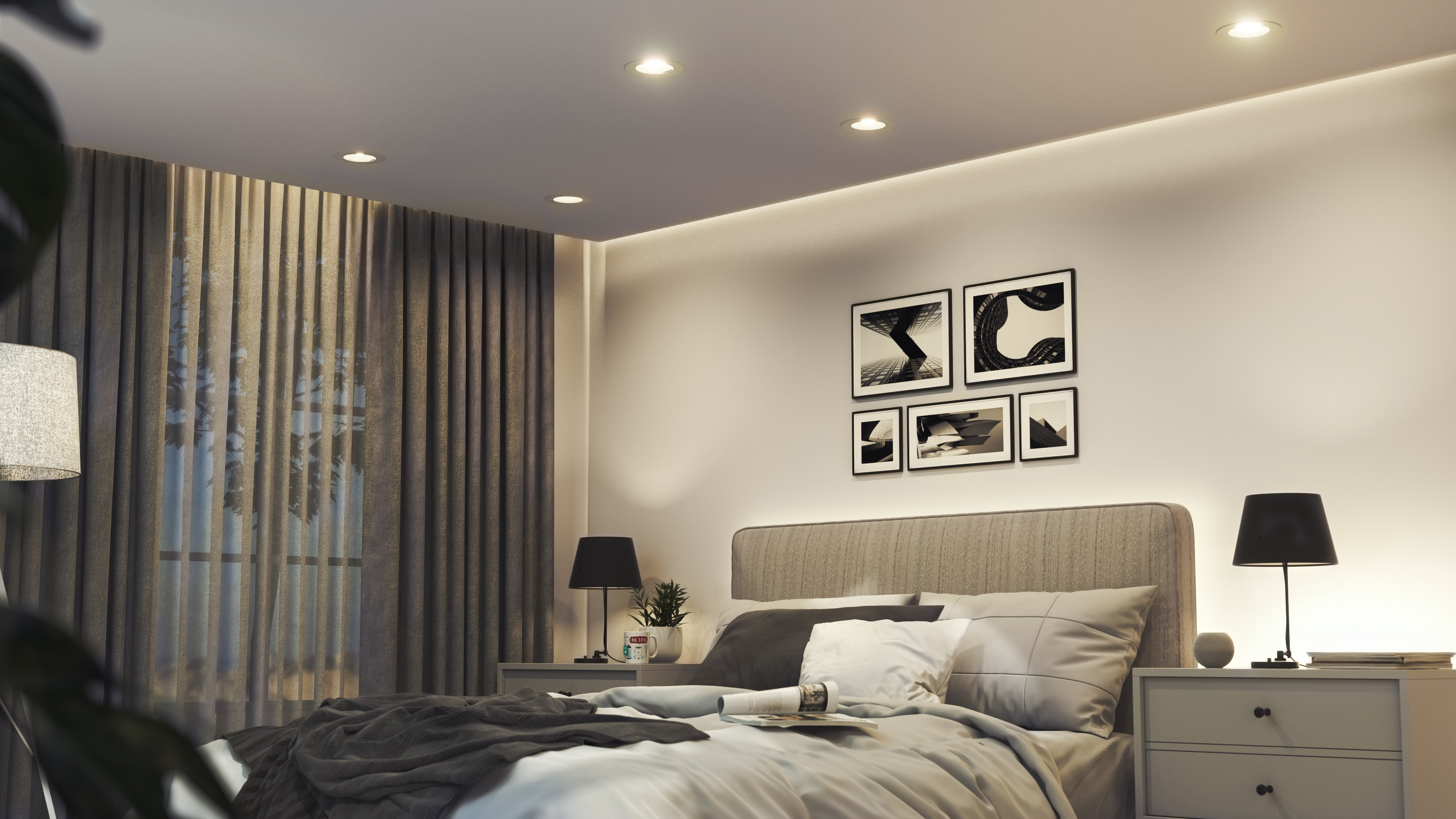 Ein Schlafzimmer mit einem Bett, Nachttischen, Lampen, Vorhängen und Kunst an der Wand.