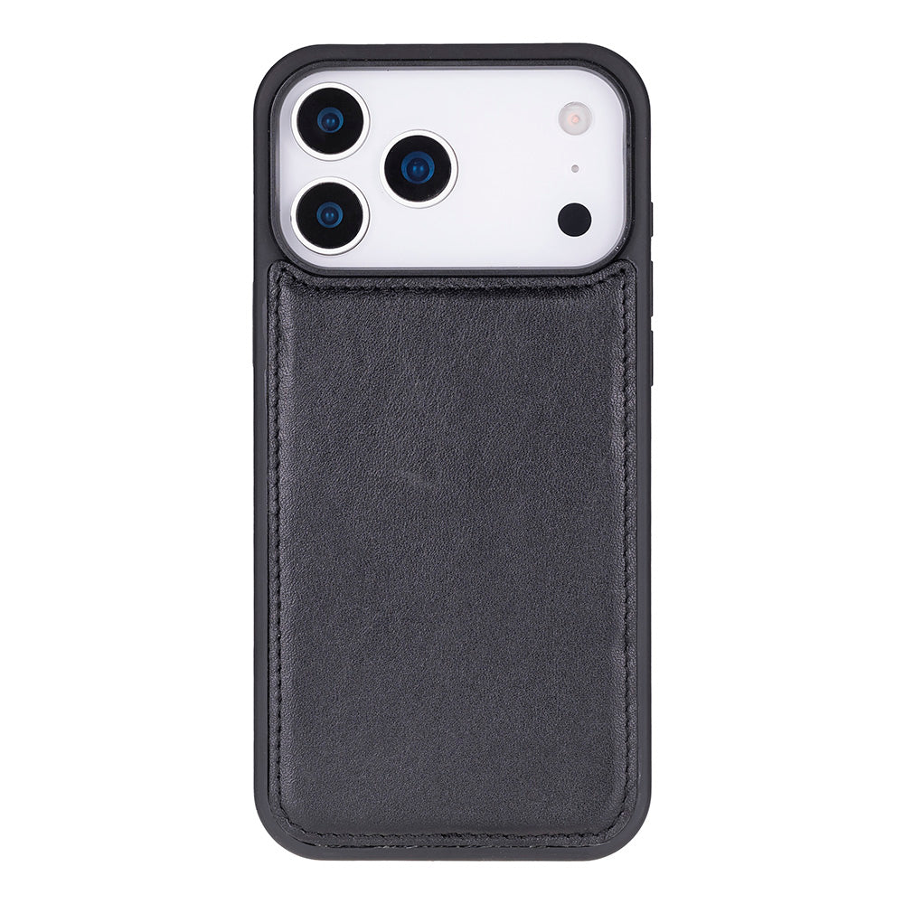 Siyah deri iPhone kılıfının arkası, kamera kesimi ve flaşlı.