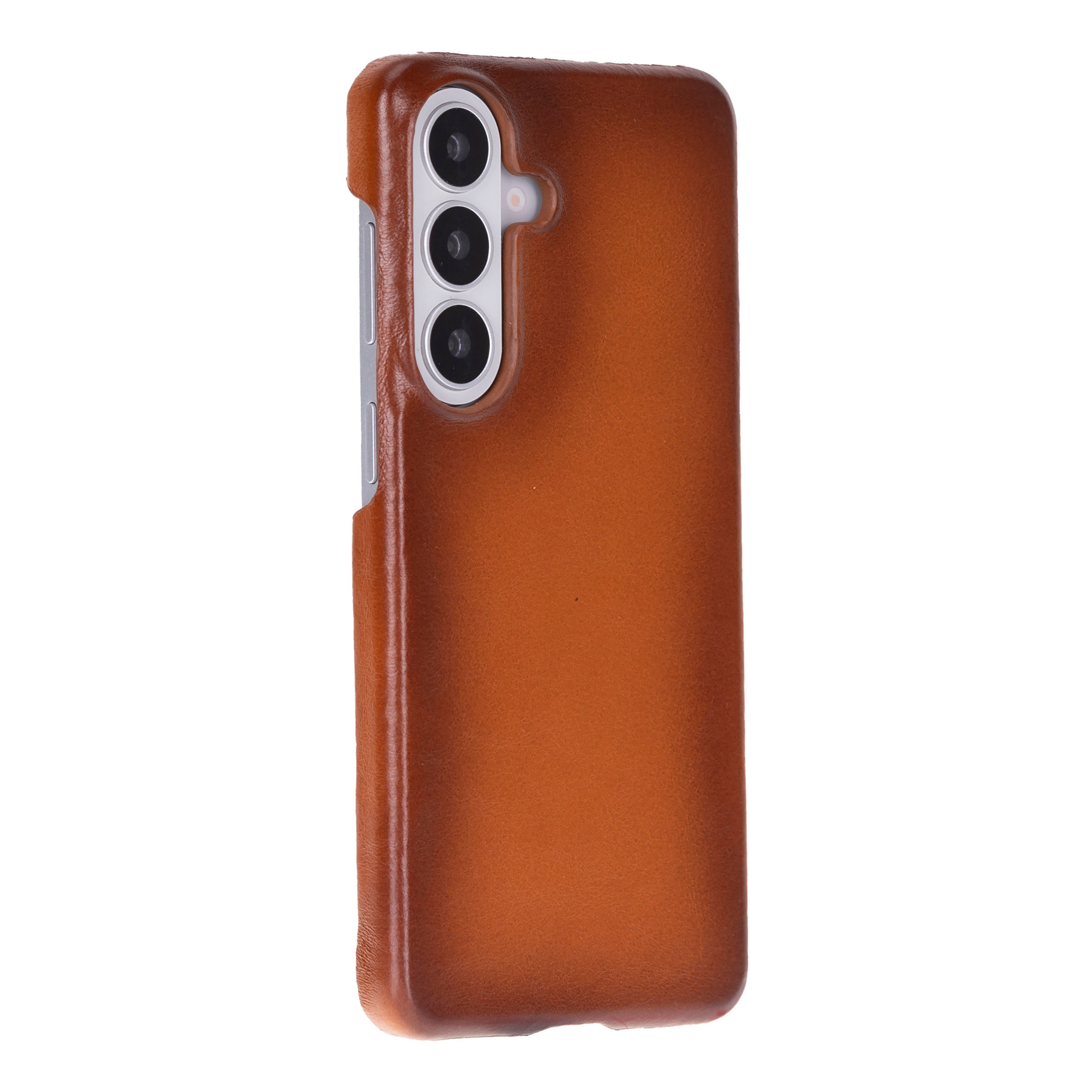 Üç kamera lensli ve gümüş çerçeveli kahverengi telefon kılıfı.
