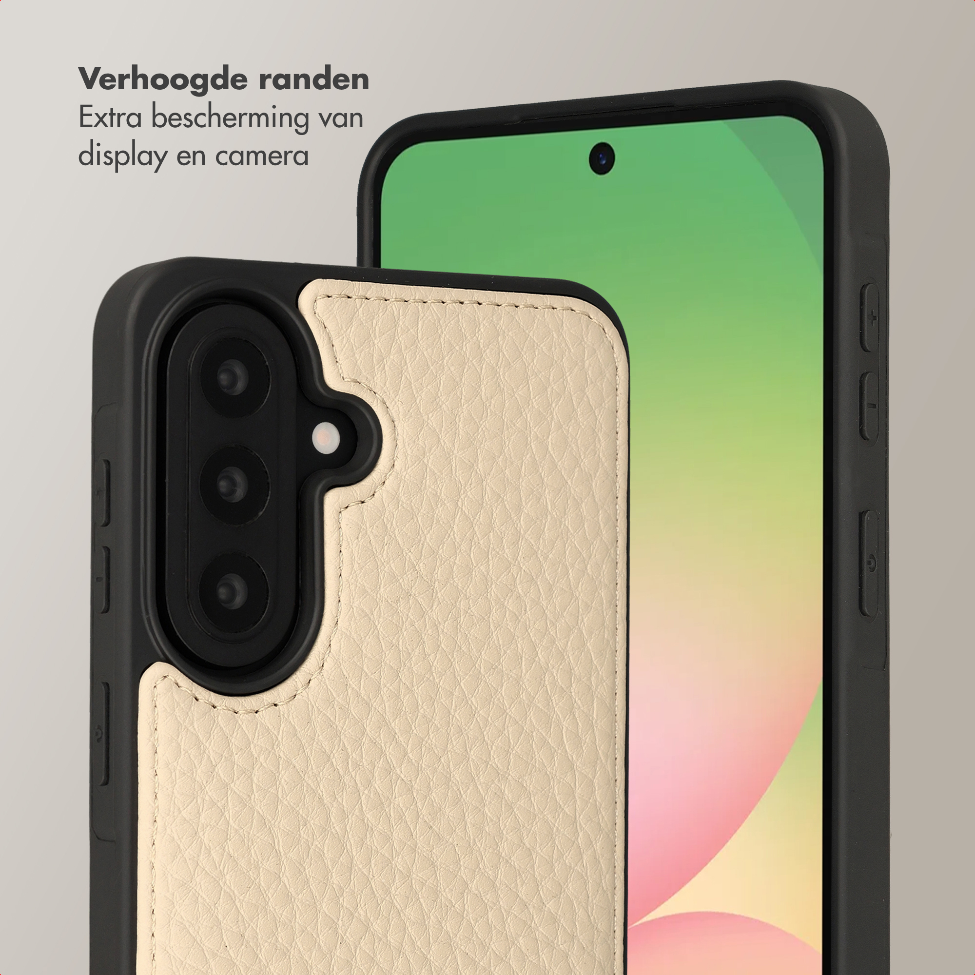 Un smartphone dans un étui en cuir crème aux bords surélevés.