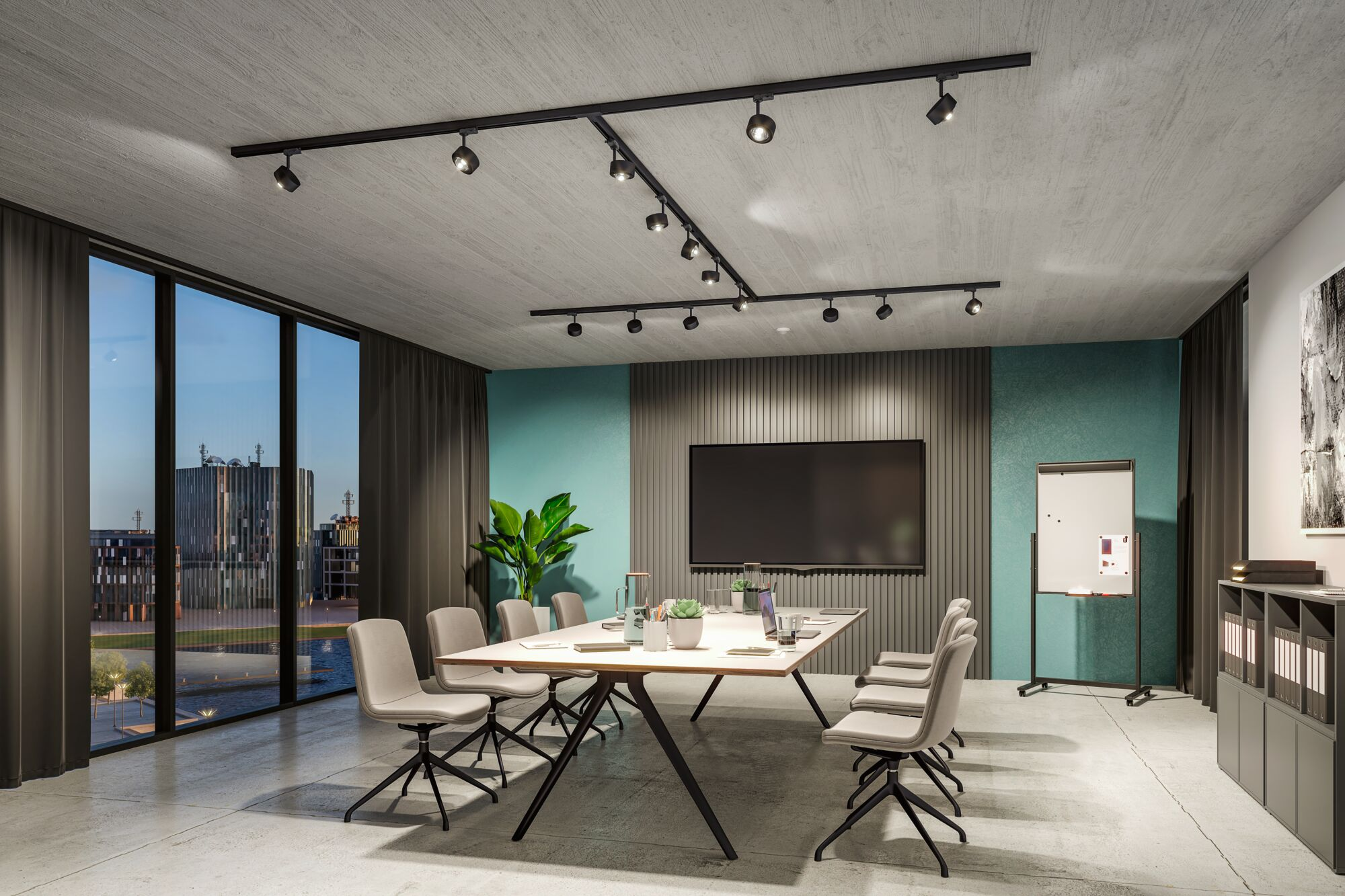 Ein Konferenzraum mit Tisch, Stühlen, Fernseher, Whiteboard und Fenster mit Stadtblick.