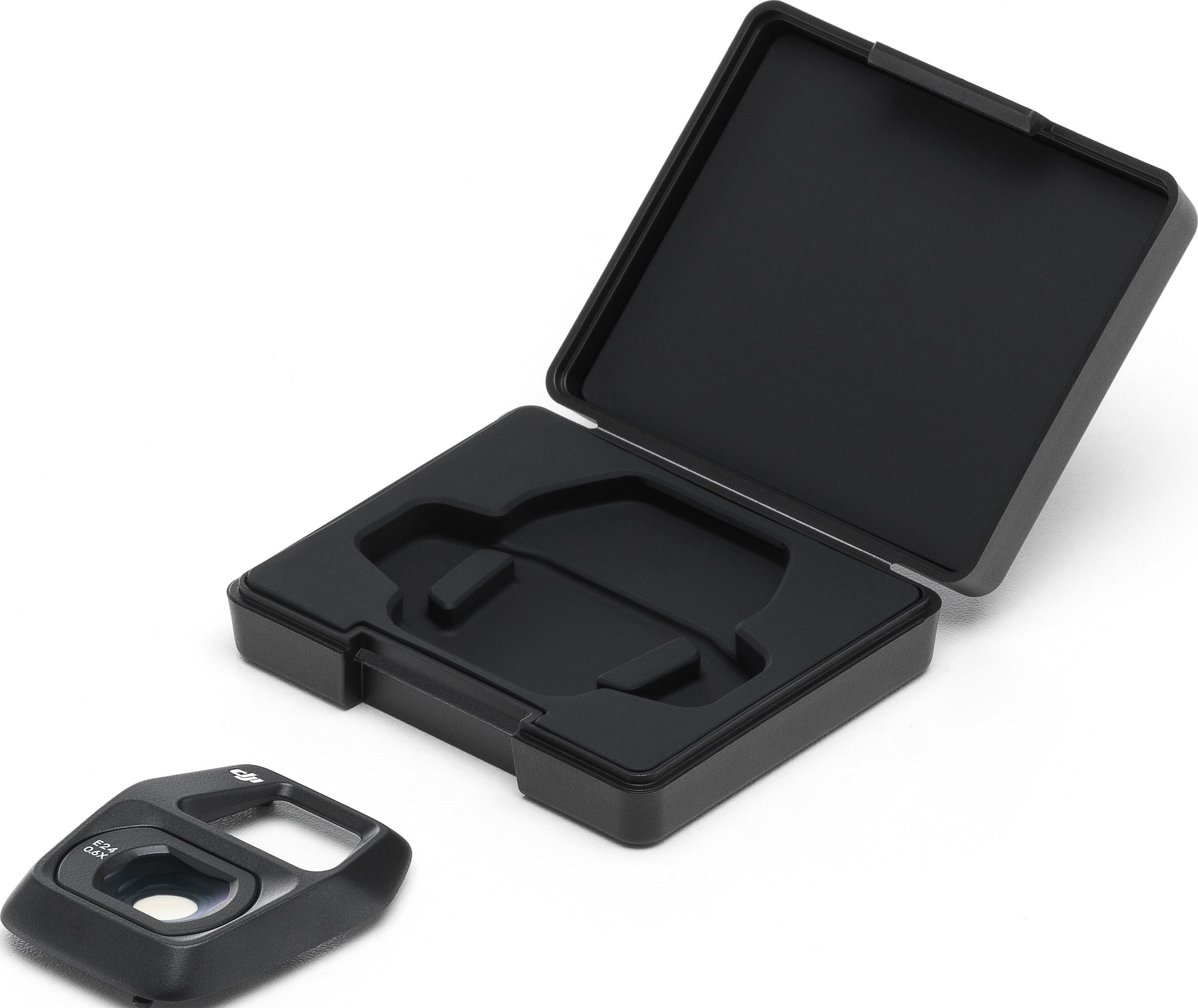 Schwarzes Objektivfilter und eine offene schwarze Aufbewahrungsbox auf weißem Hintergrund.