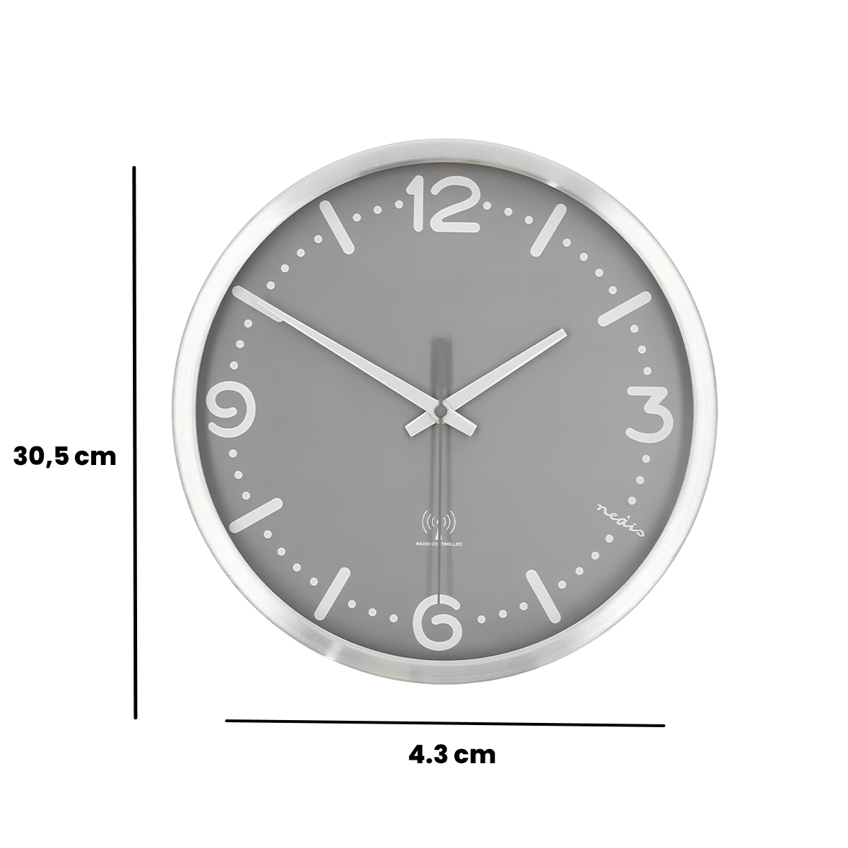 Graue Wanduhr mit silbernem Rahmen und weißen Zeigern, 30,5 cm.
