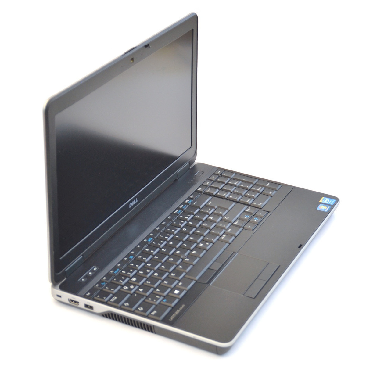 Ein schwarzer Dell Laptop mit Tastatur und Touchpad auf weißem Hintergrund.