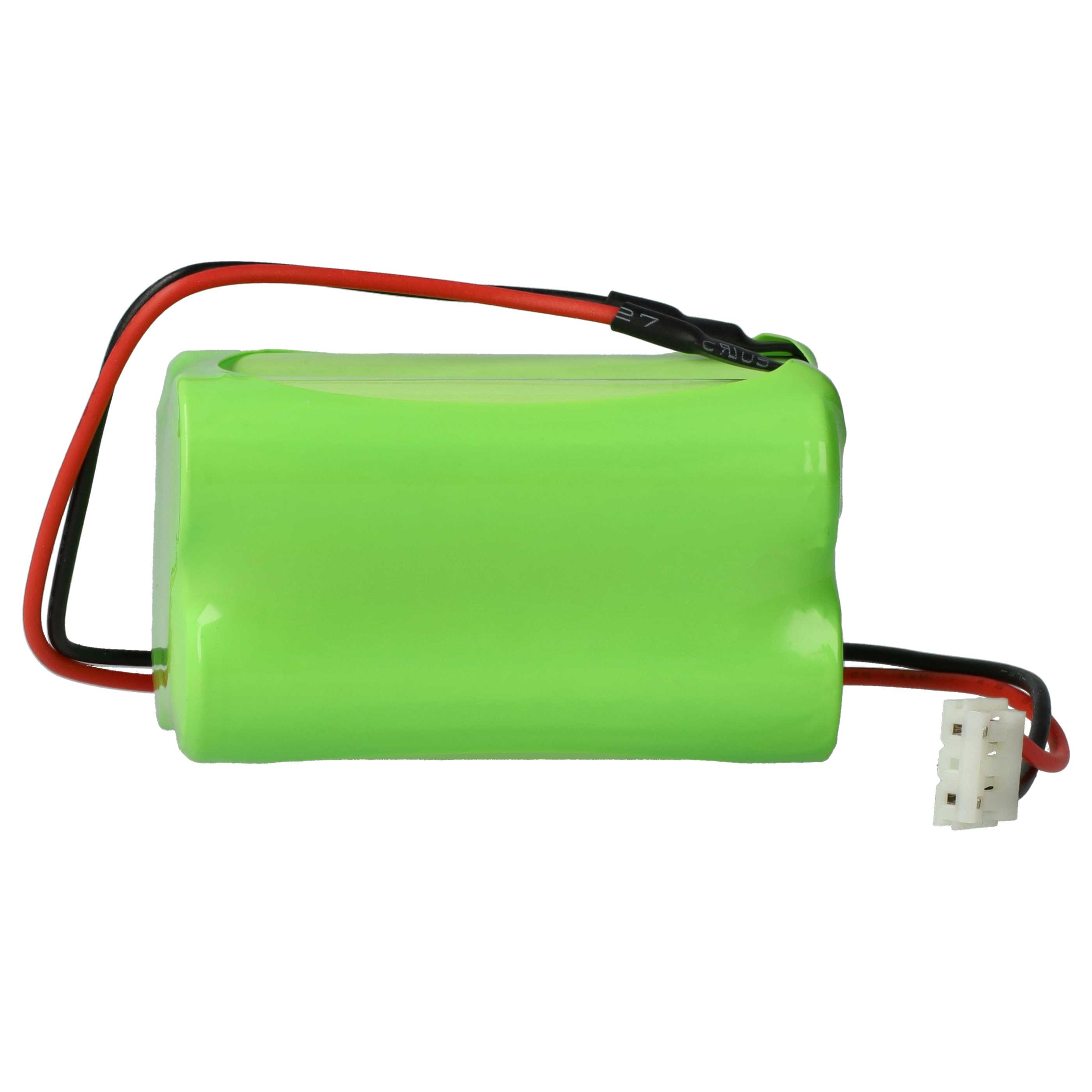 Grüne Batterie mit schwarzen und roten Kabeln und einem weißen Stecker.