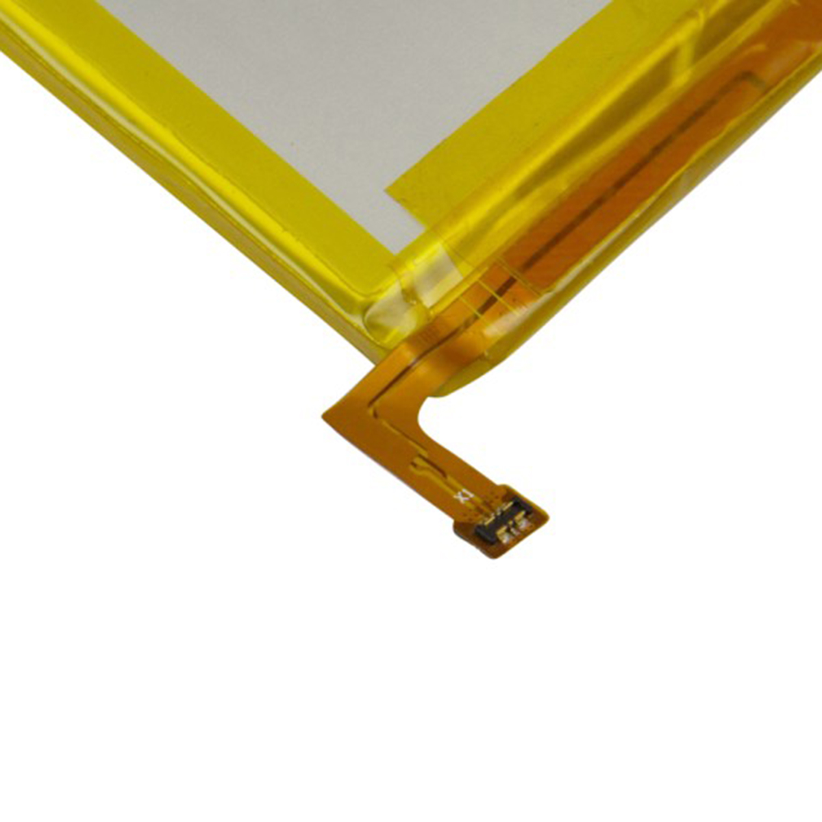 Un cavo piatto flessibile con connettori su sfondo bianco.