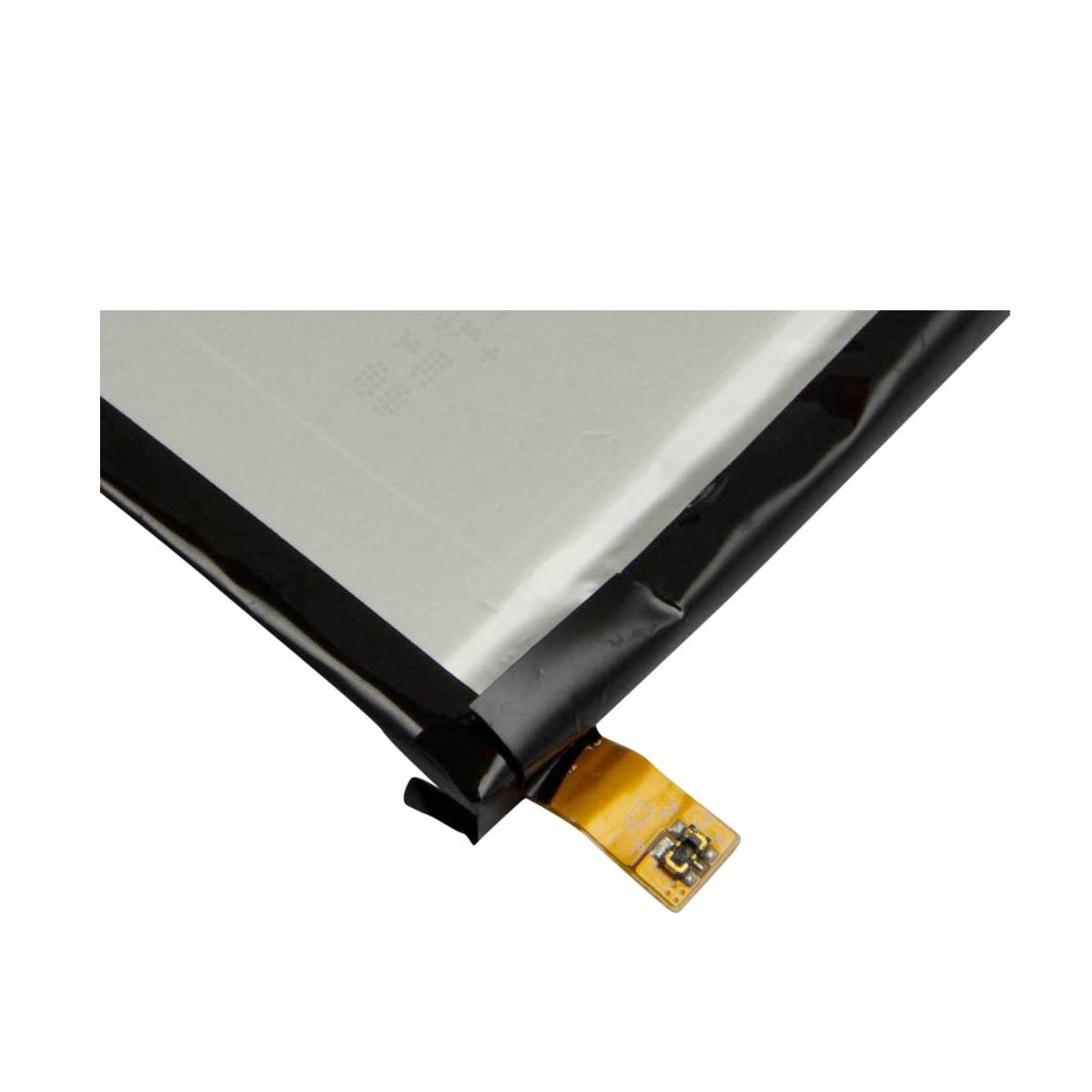 Una batteria piatta con bordo nero e cavo di connessione giallo.