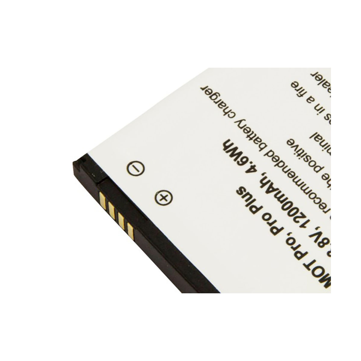 Primo piano di una batteria nera con testo bianco, che indica 3,7V, 1200mAh, 4,6Wh.