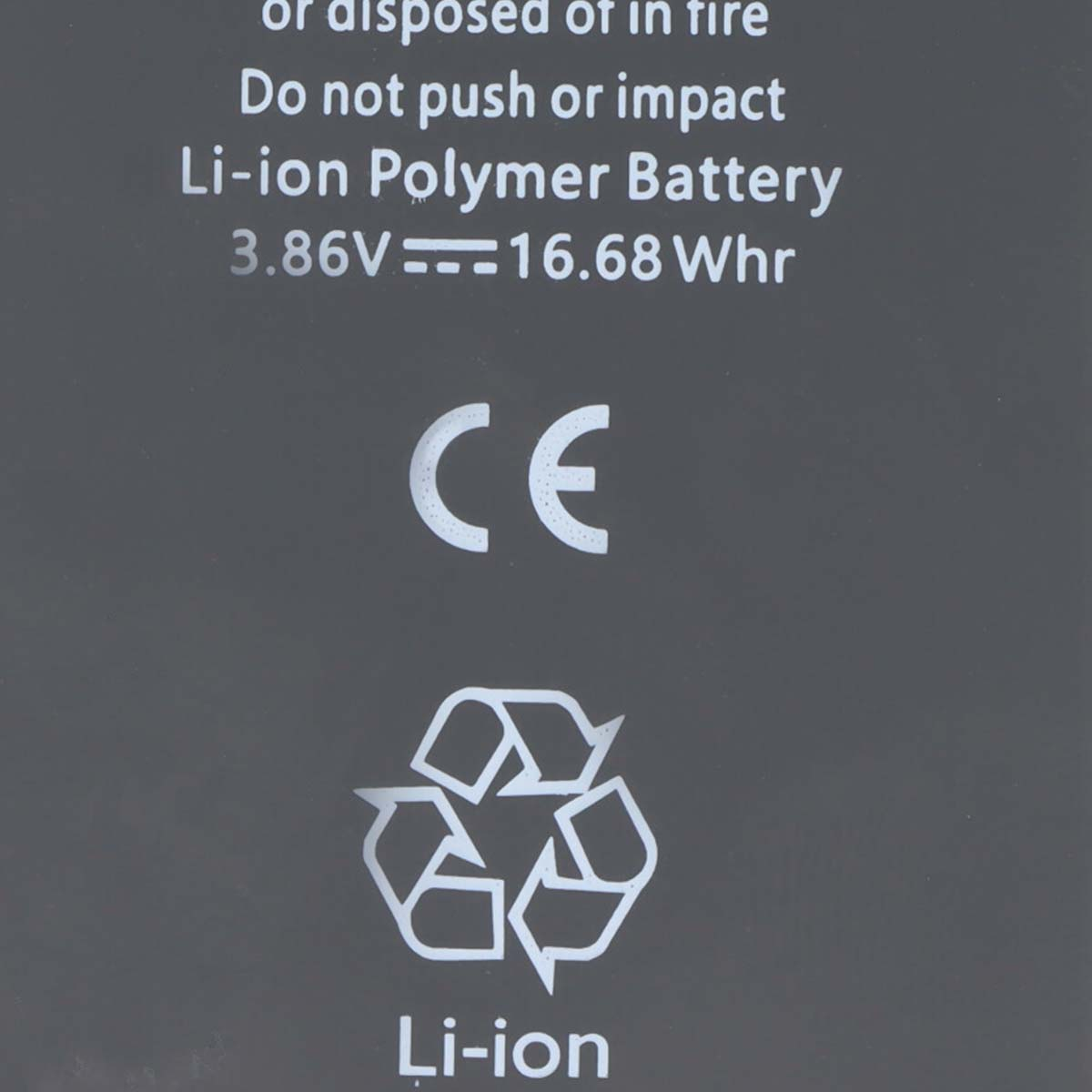 Li-ion Polymer Akku 3,86V 16,68 Whr mit CE- und Recycling-Symbolen.