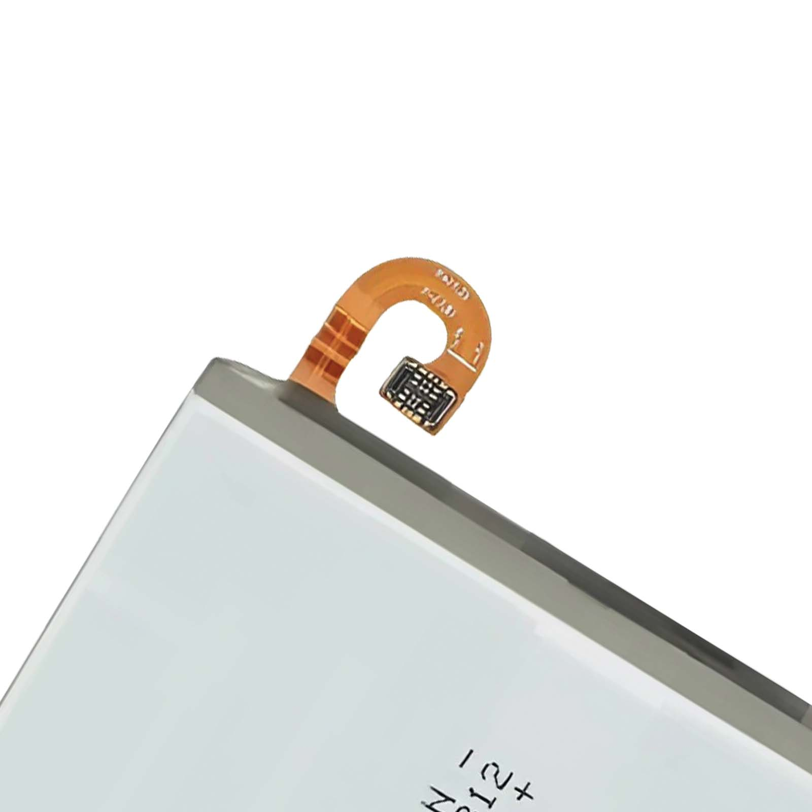 Parte di una batteria bianca con cavo piatto flessibile arancione e connettore.