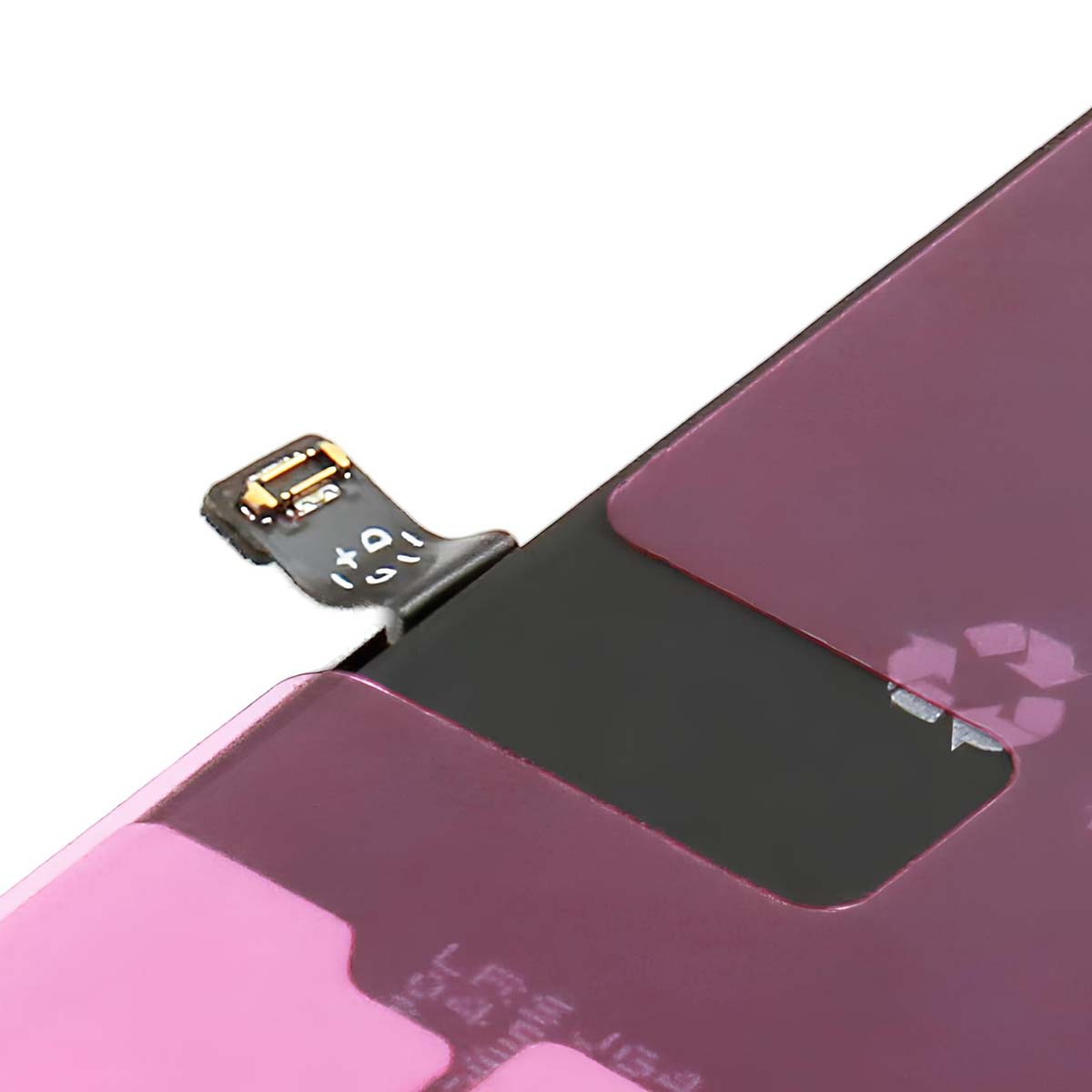 Primo piano di un cavo connettore batteria con simboli più e meno.