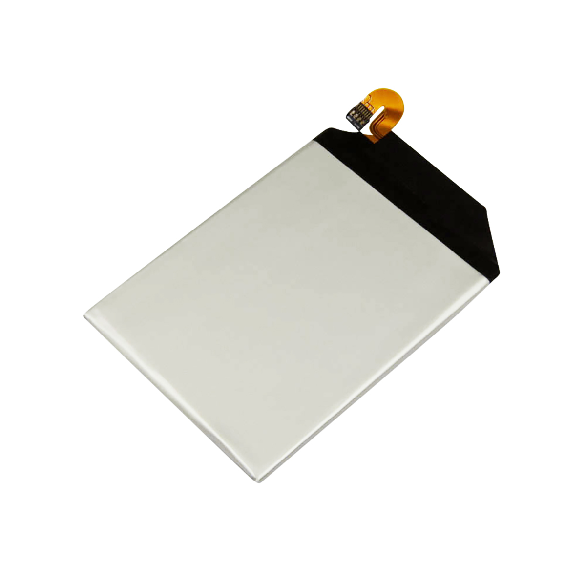 Batteria rettangolare bianca con striscia nera e cavo di connessione flessibile.