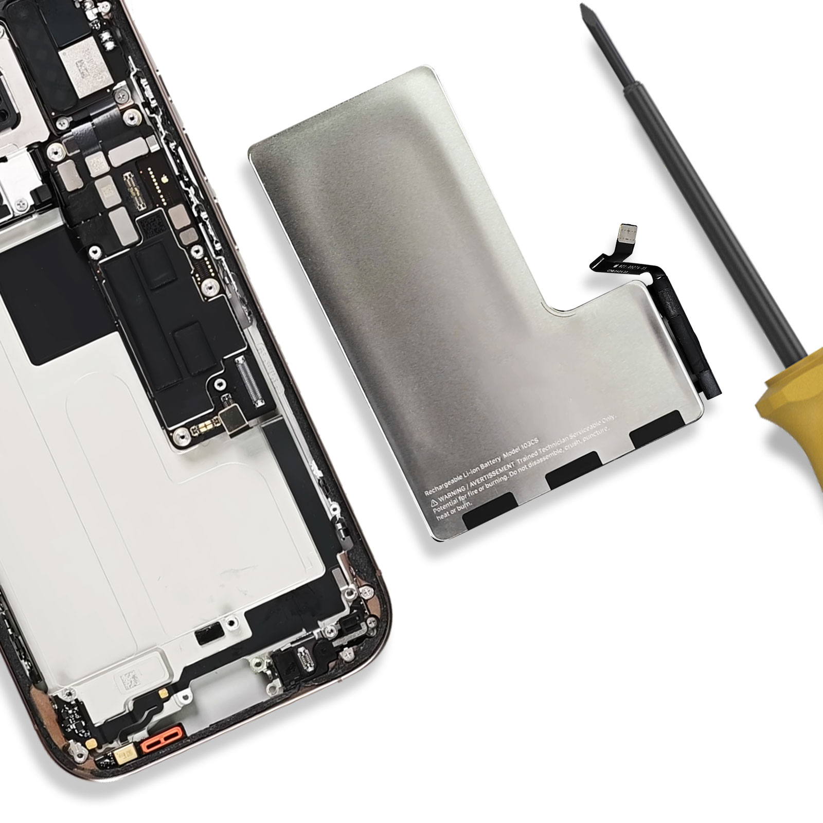 Uno smartphone smontato con batteria e cacciavite.