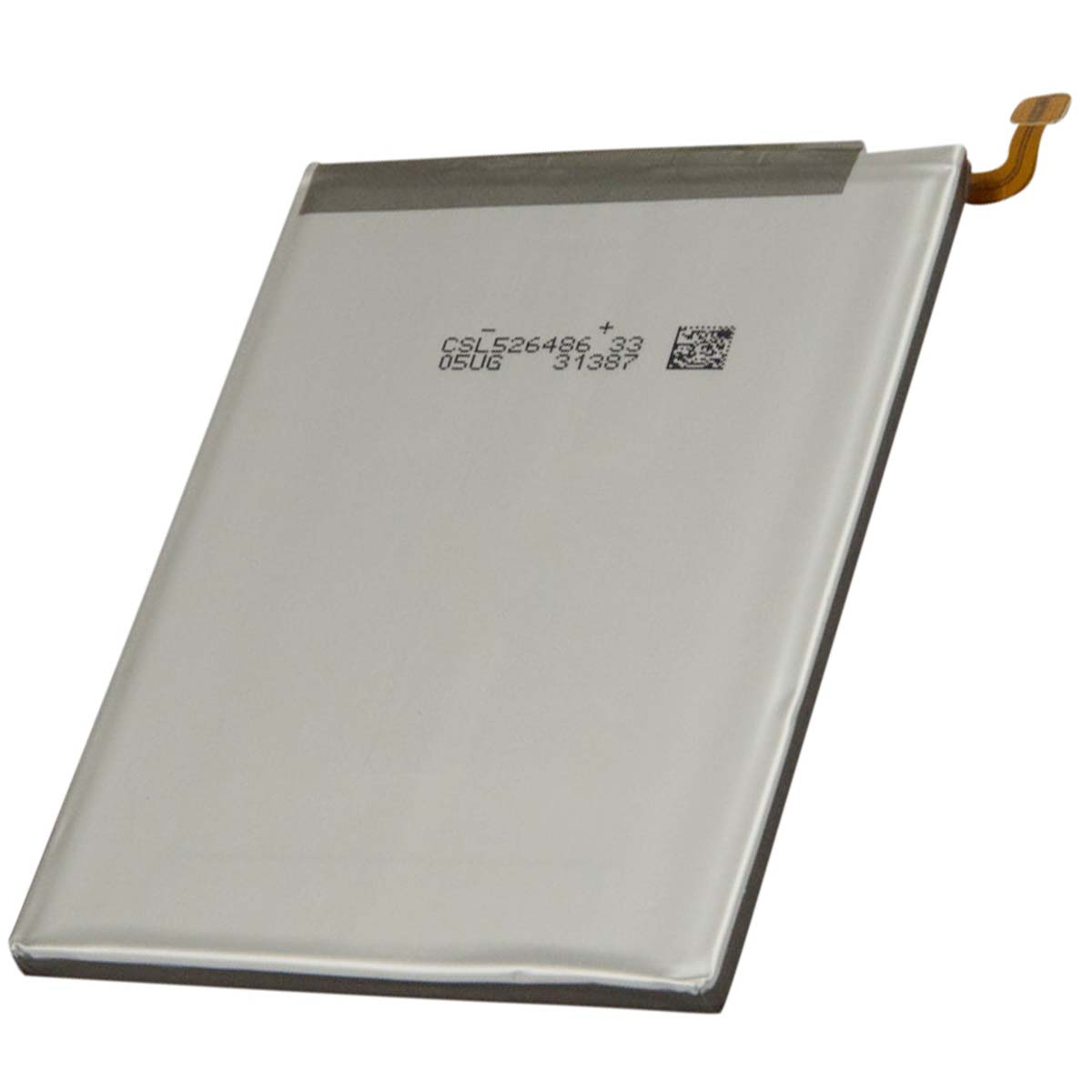 Una batteria piatta e rettangolare con superficie superiore argentata e connettore flessibile.