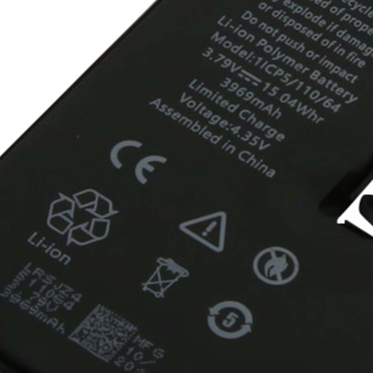 Batteria Li-ion nera con simboli: CE, riciclo, avviso, cestino, 5.