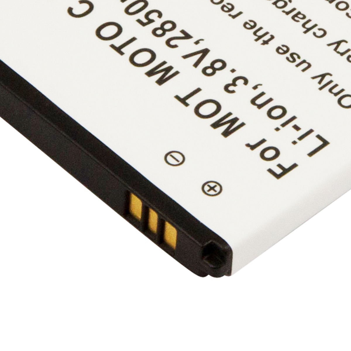 Primo piano di una batteria bianca con bordo nero e contatti dorati. Testo: 'For MOT MOTO C'