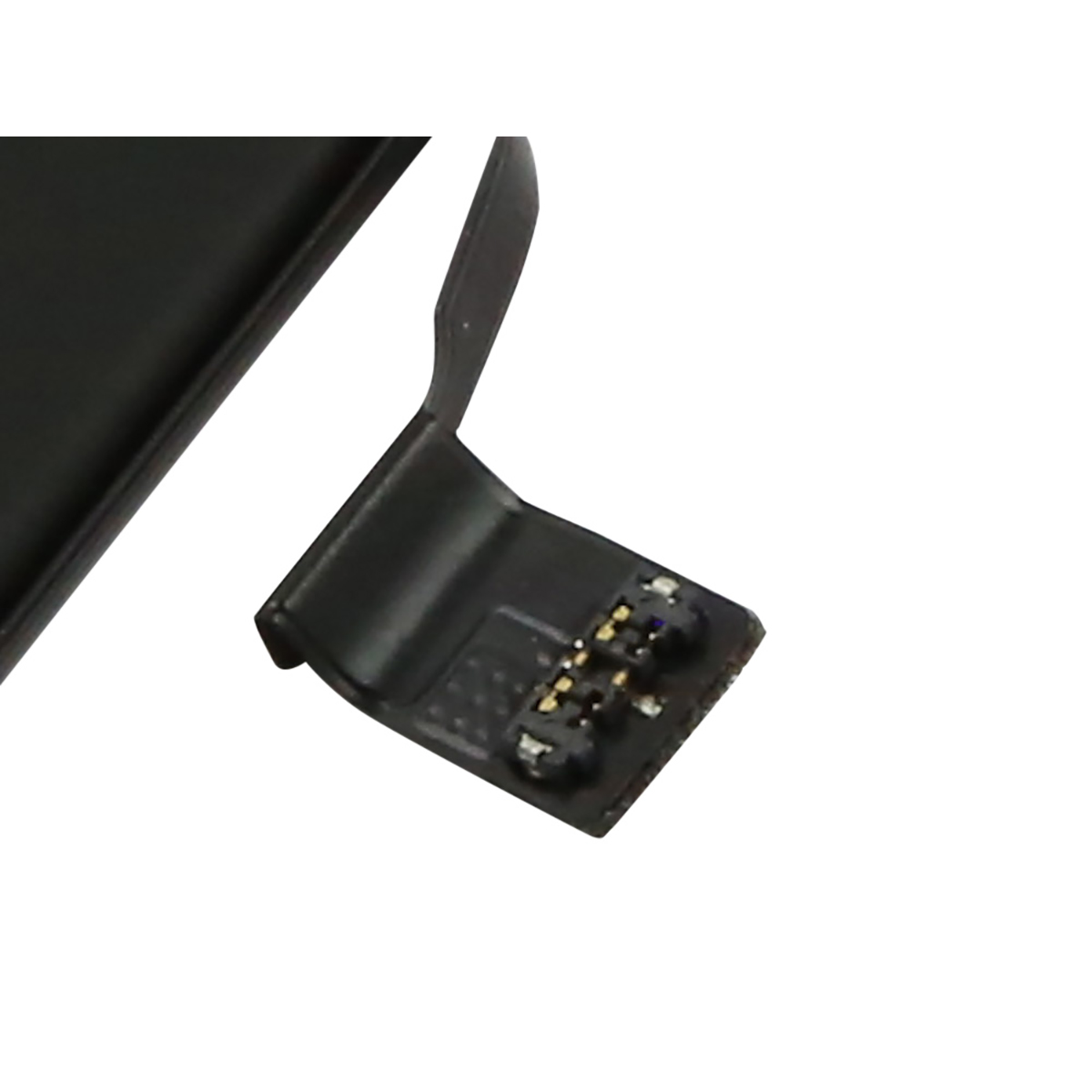 Primo piano di un connettore flessibile nero con contatti dorati.