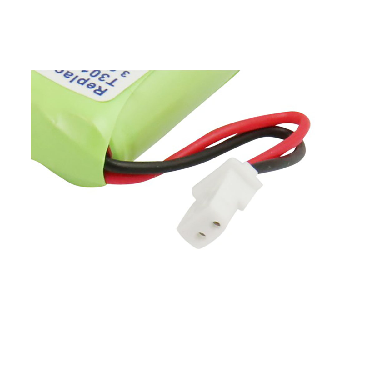 Nahaufnahme eines grünen Akkupacks mit roten und schwarzen Kabeln und weißem Stecker.