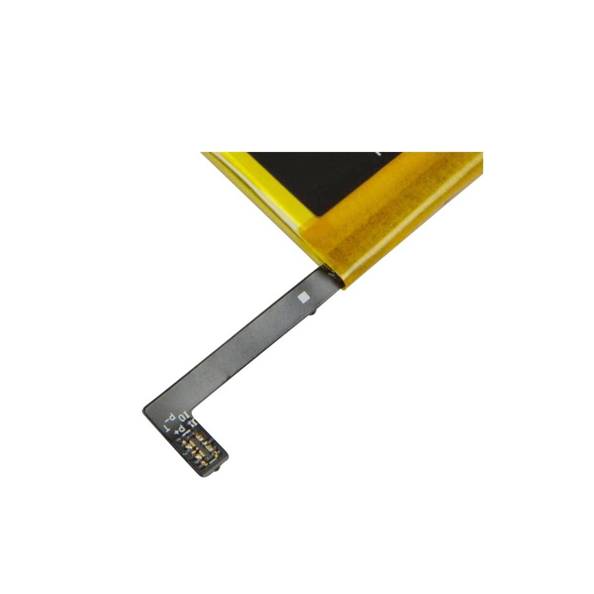 Primo piano di una batteria sottile e rettangolare con involucro giallo e sezione nera. Un cavo piatto grigio si estende dalla batteria.