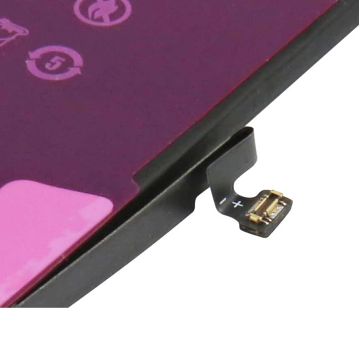 Ein Ladeanschluss mit Plus- und Minuszeichen auf einem violetten Hintergrund.