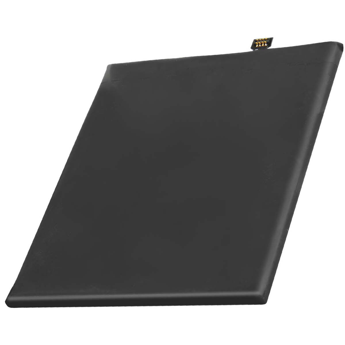 Una batteria rettangolare, piatta e nera con un sottile cavo di connessione in alto a destra.