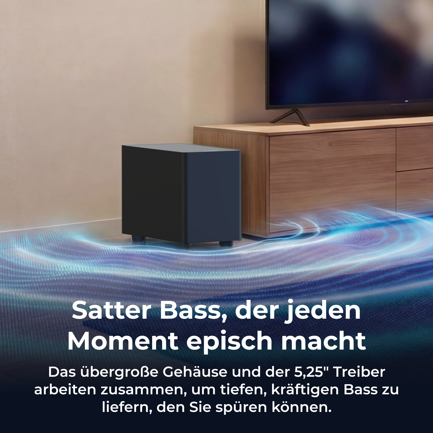 Subwoofer negro frente a un mueble de madera con TV. Ondas sonoras azules.
