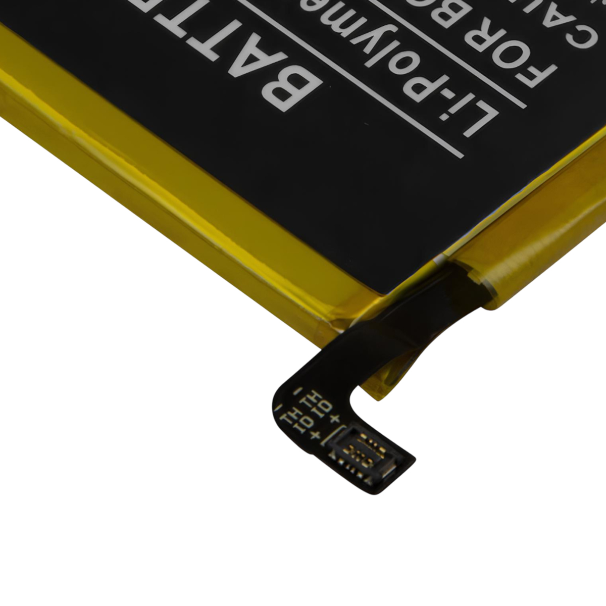 Parte di una batteria ai polimeri di litio con bordo giallo e fili neri.