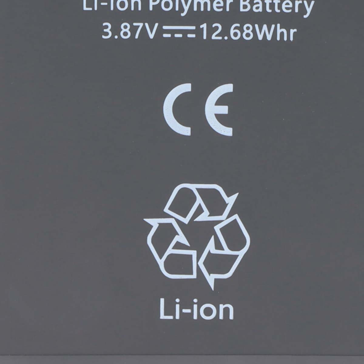 Batteria polimero Li-Ion, 3.87V, 12.68Whr, marchio CE, simbolo riciclo.