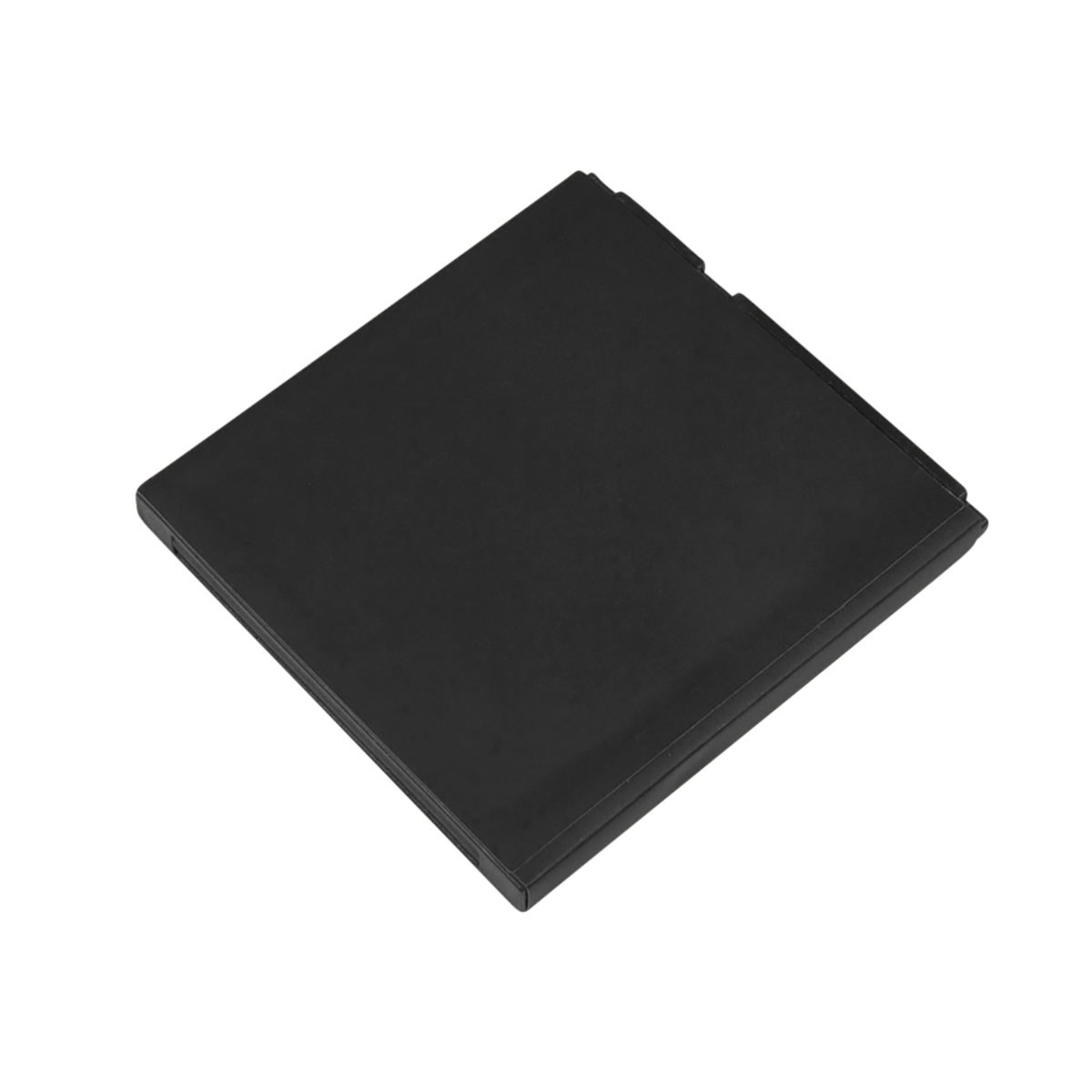 Un oggetto nero e piatto è posizionato diagonalmente su sfondo bianco.